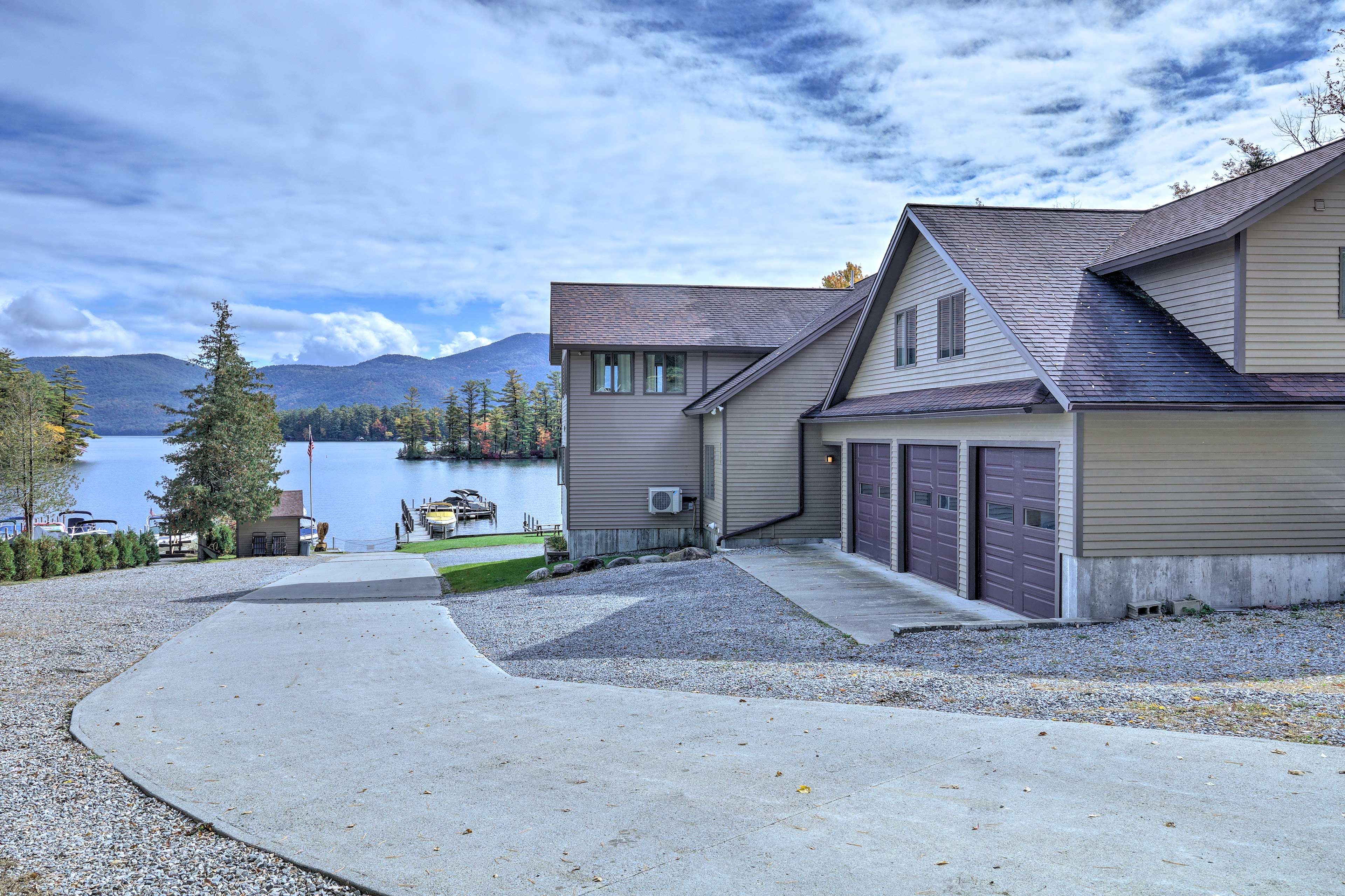 Parking | Driveway (2 Vehicles) | Trailer Parking Available
