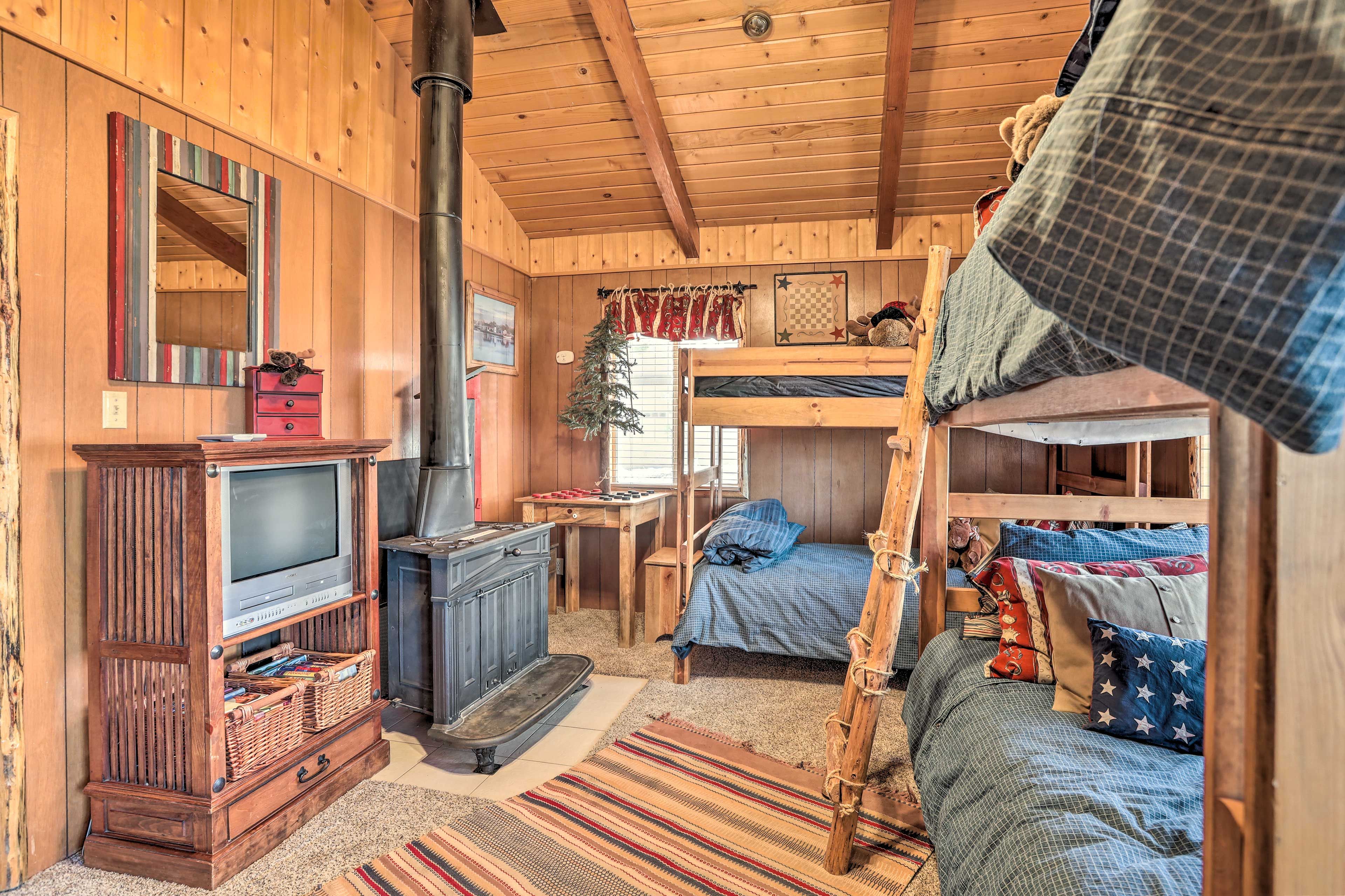 Bedroom 3 (Cowboy Bunkhouse) | 2 Twin Bunk Beds