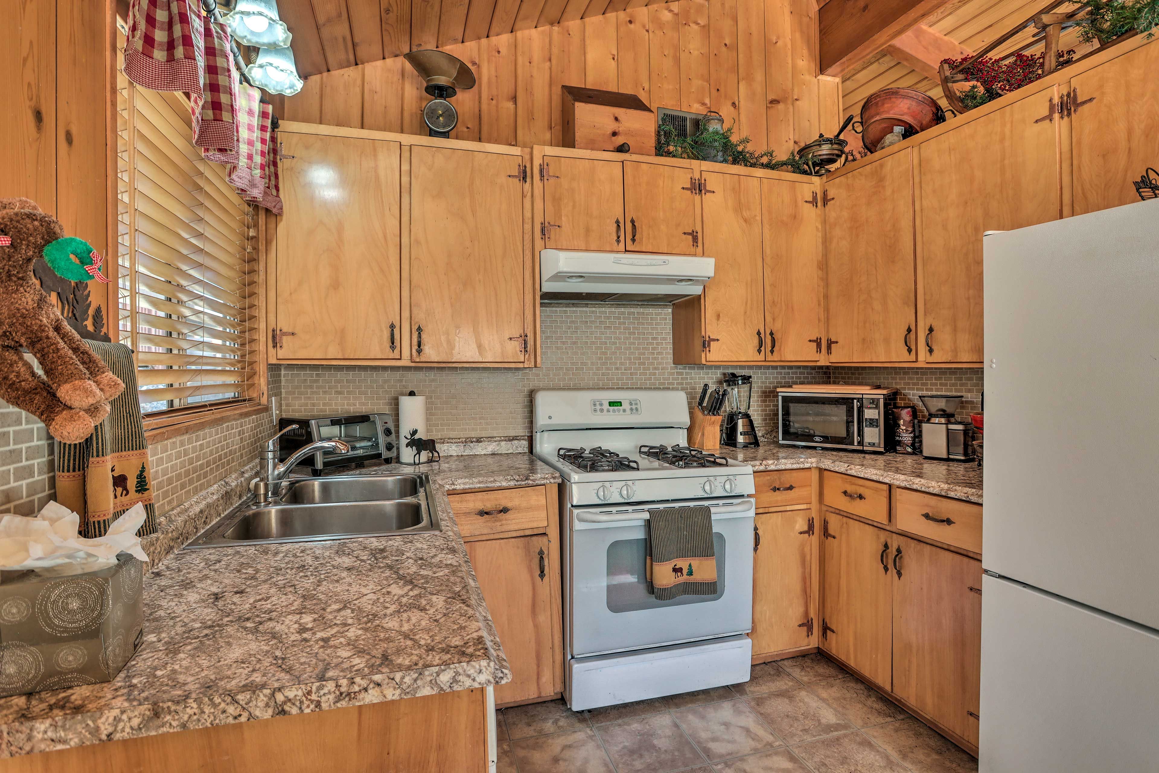 Kitchen | Fully Equipped | Cooking Basics & Spices