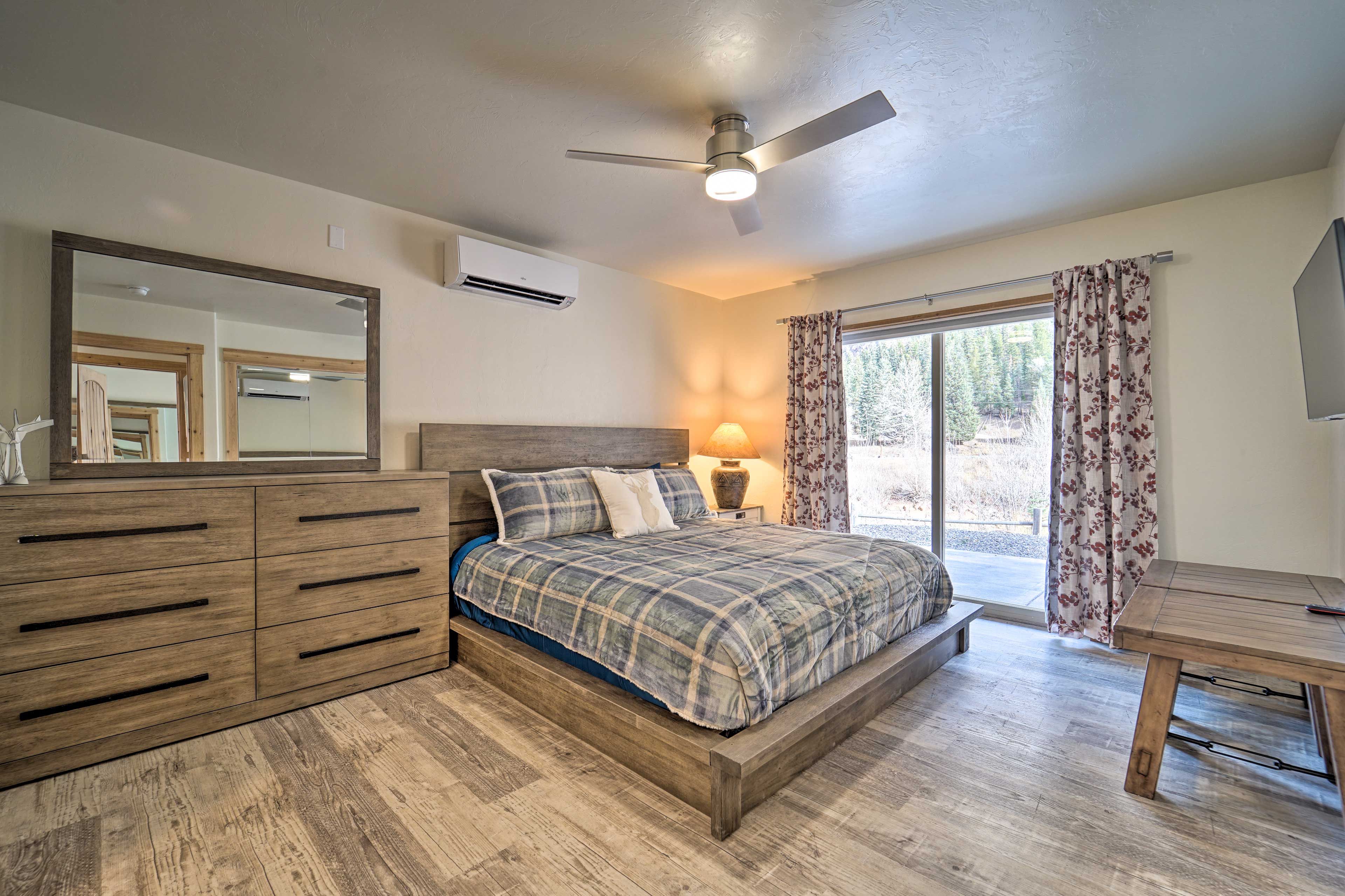 Bedroom 2 | King Bed | Ground Floor