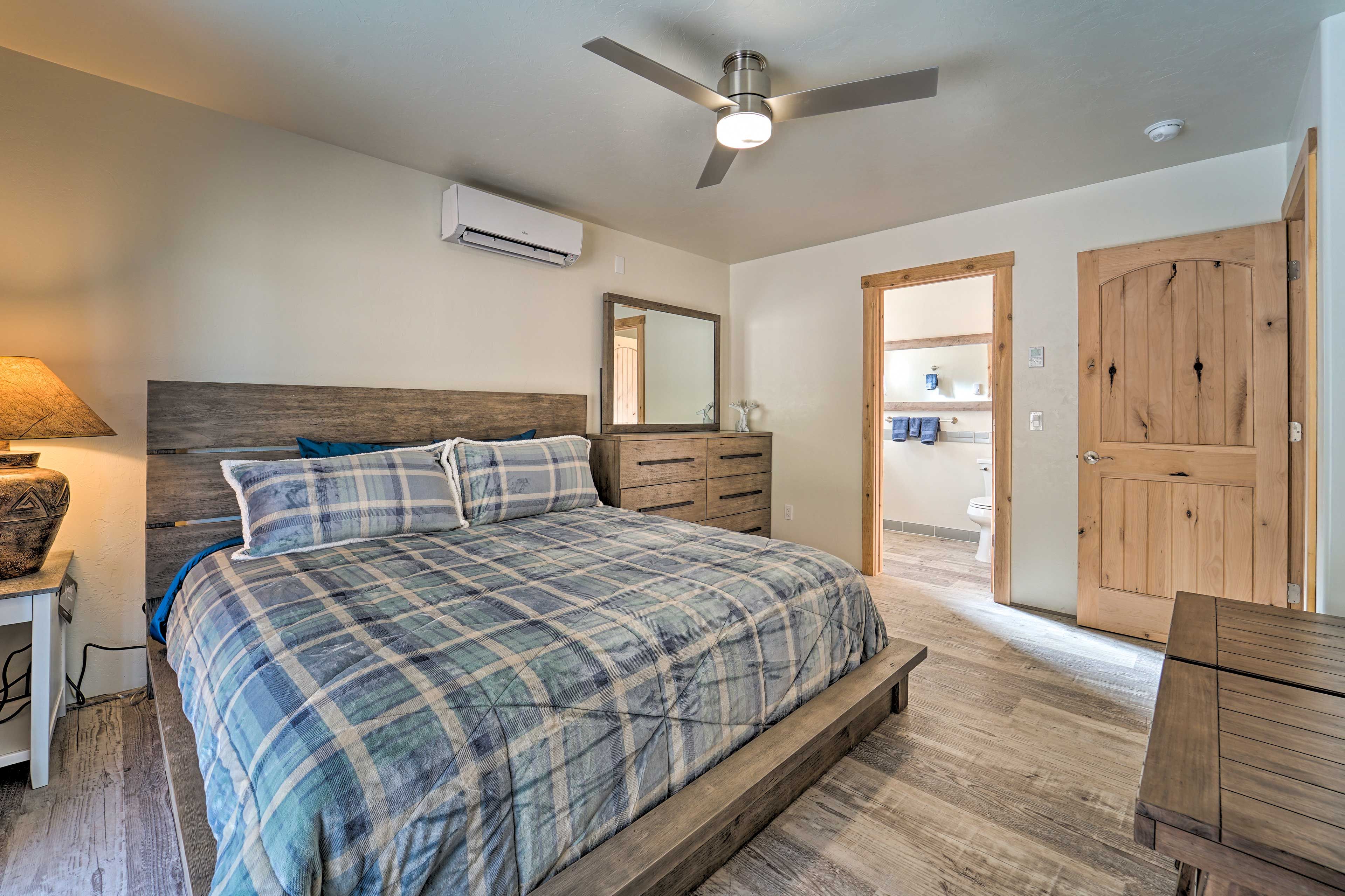Bedroom 3 | King Bed | Ground Floor