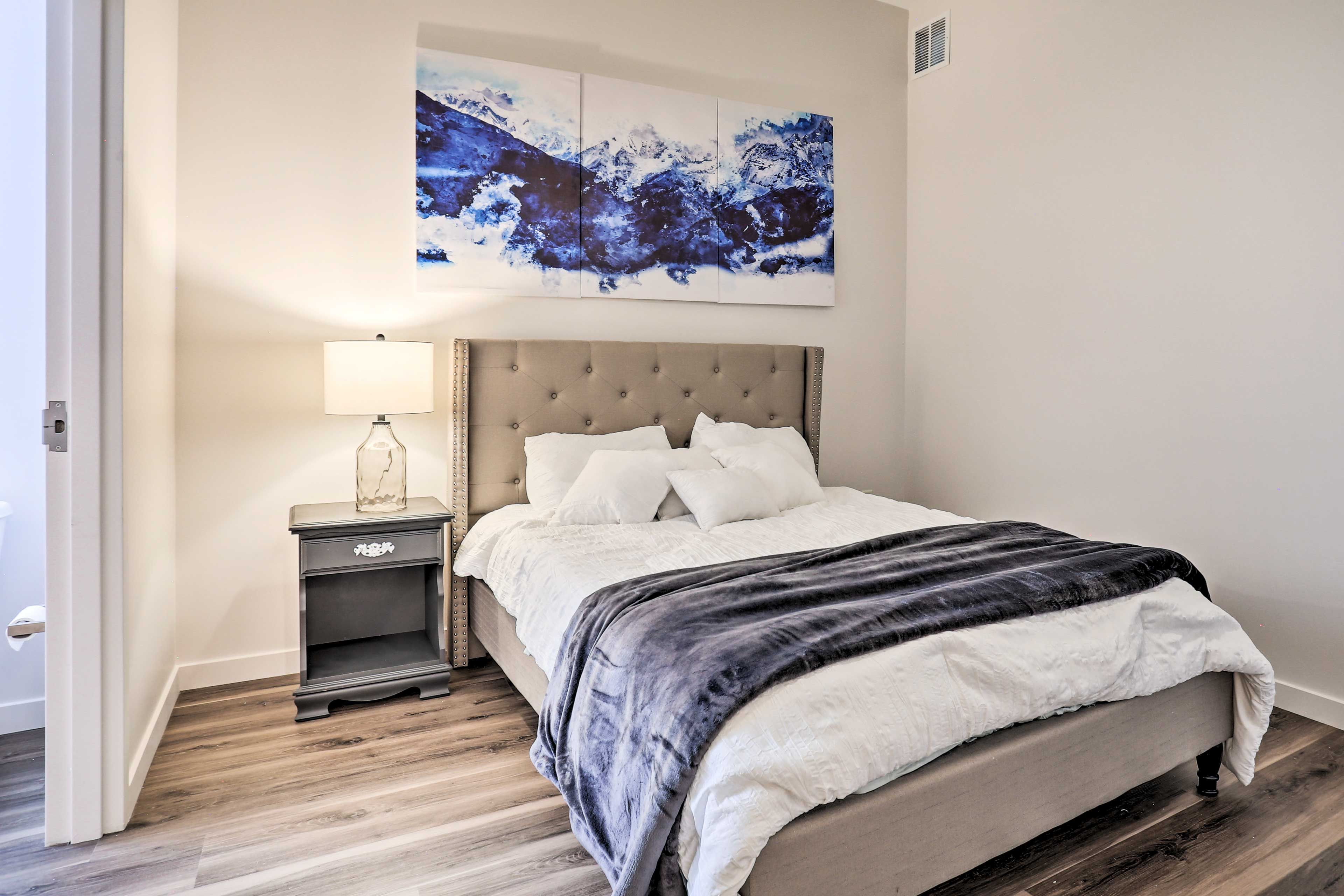 Bedroom 2 | Queen Bed