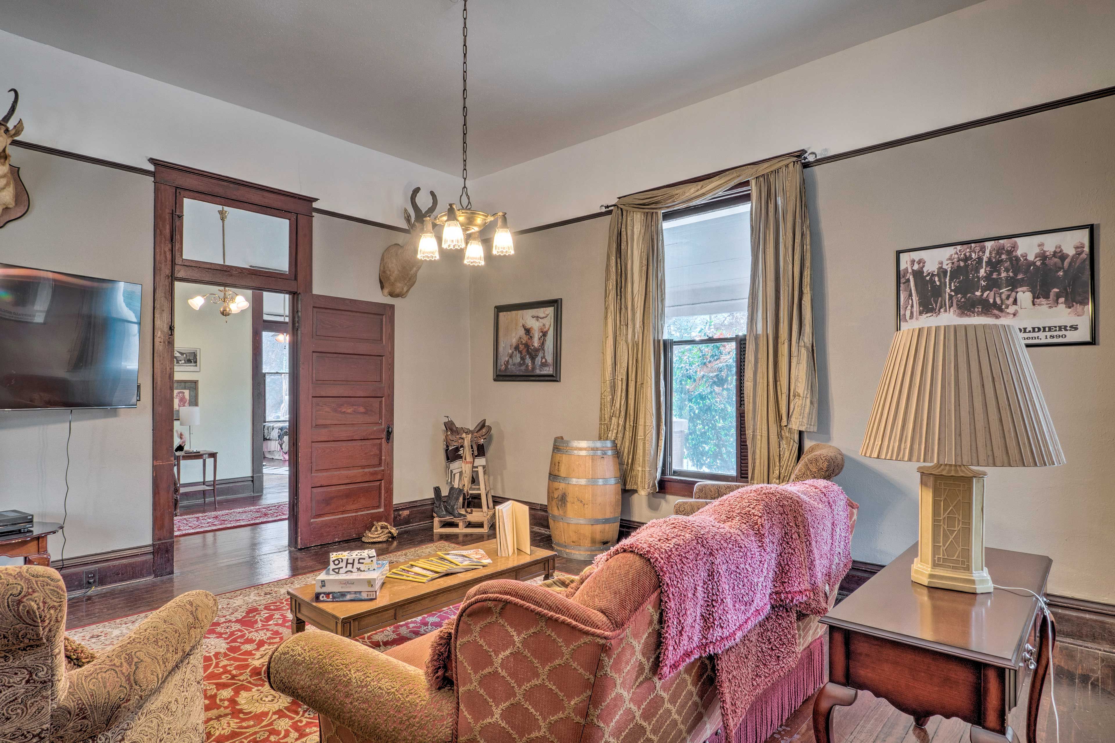 Living Room | Central Air Conditioning