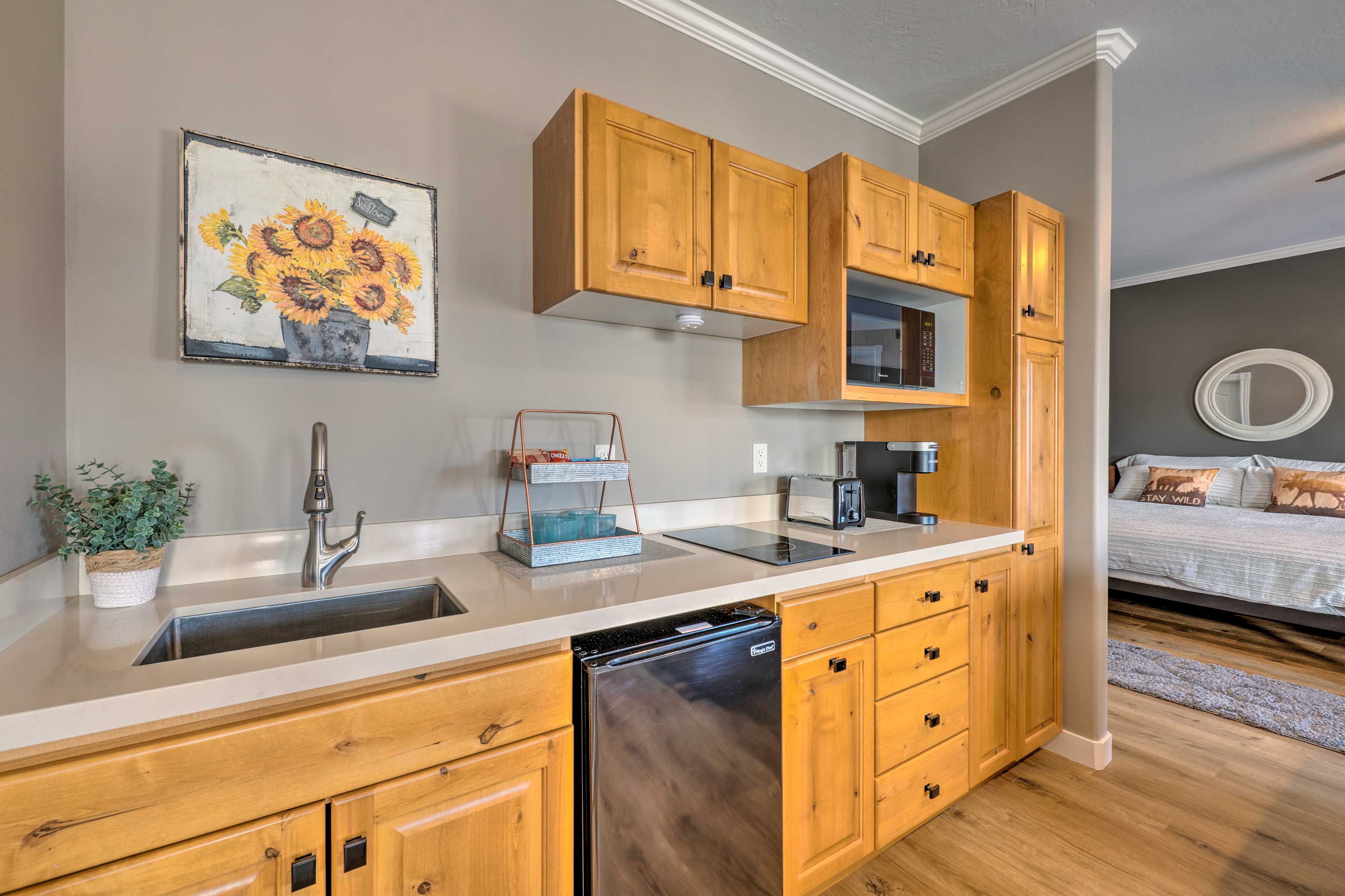 Kitchenette | Well-Equipped