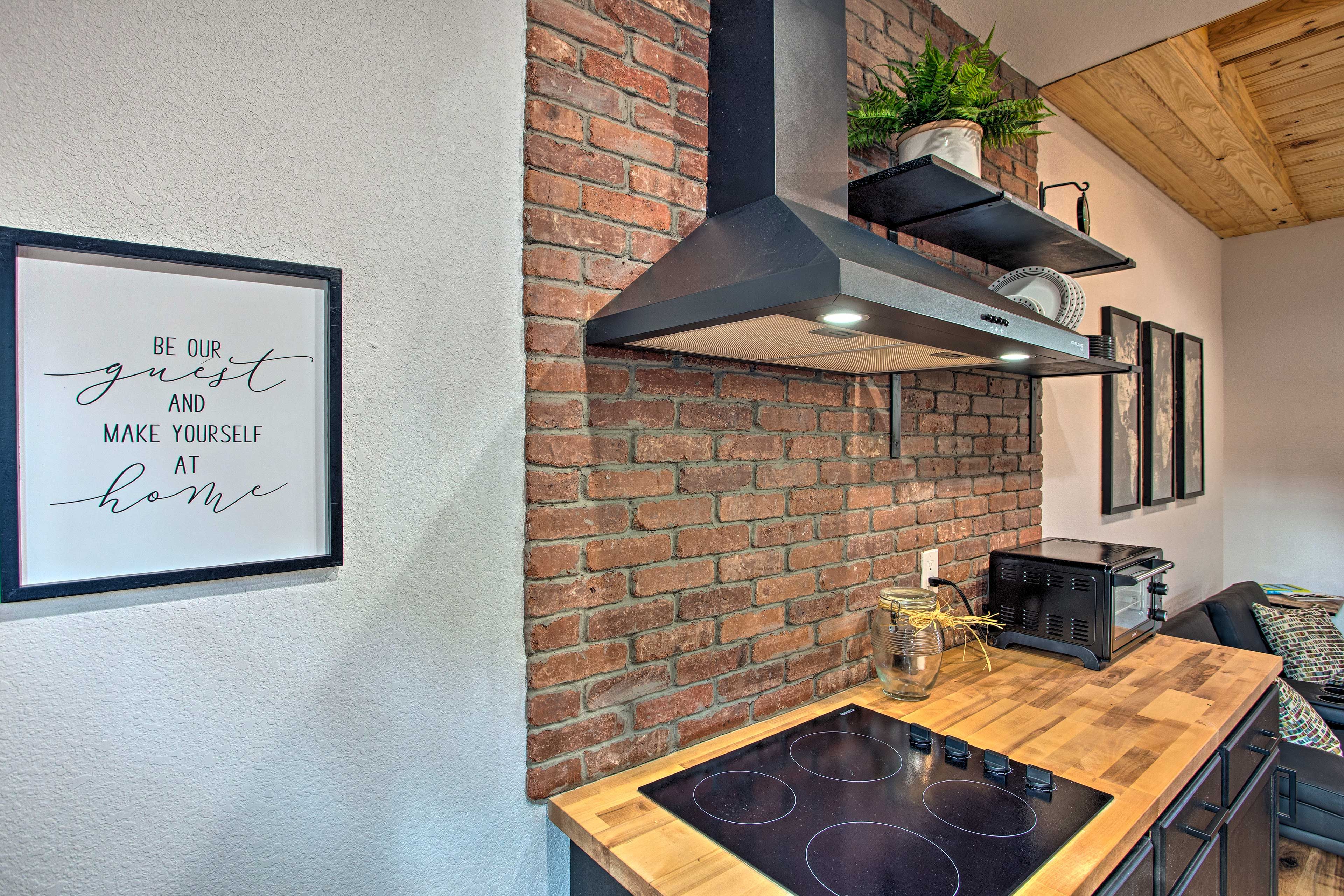 Kitchen | Trash Bags/Paper Towels