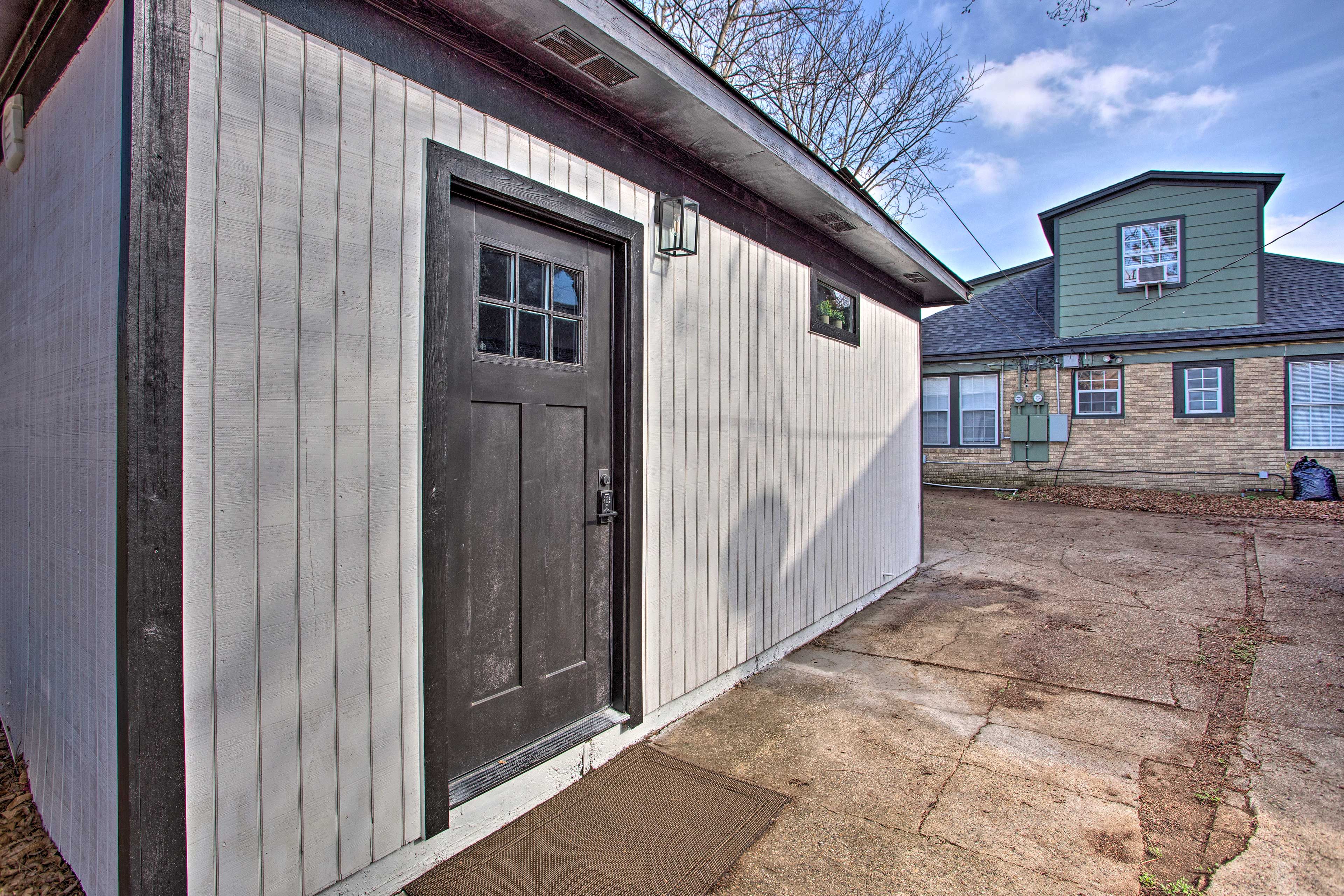 Unit Entrance | Keyless Entry