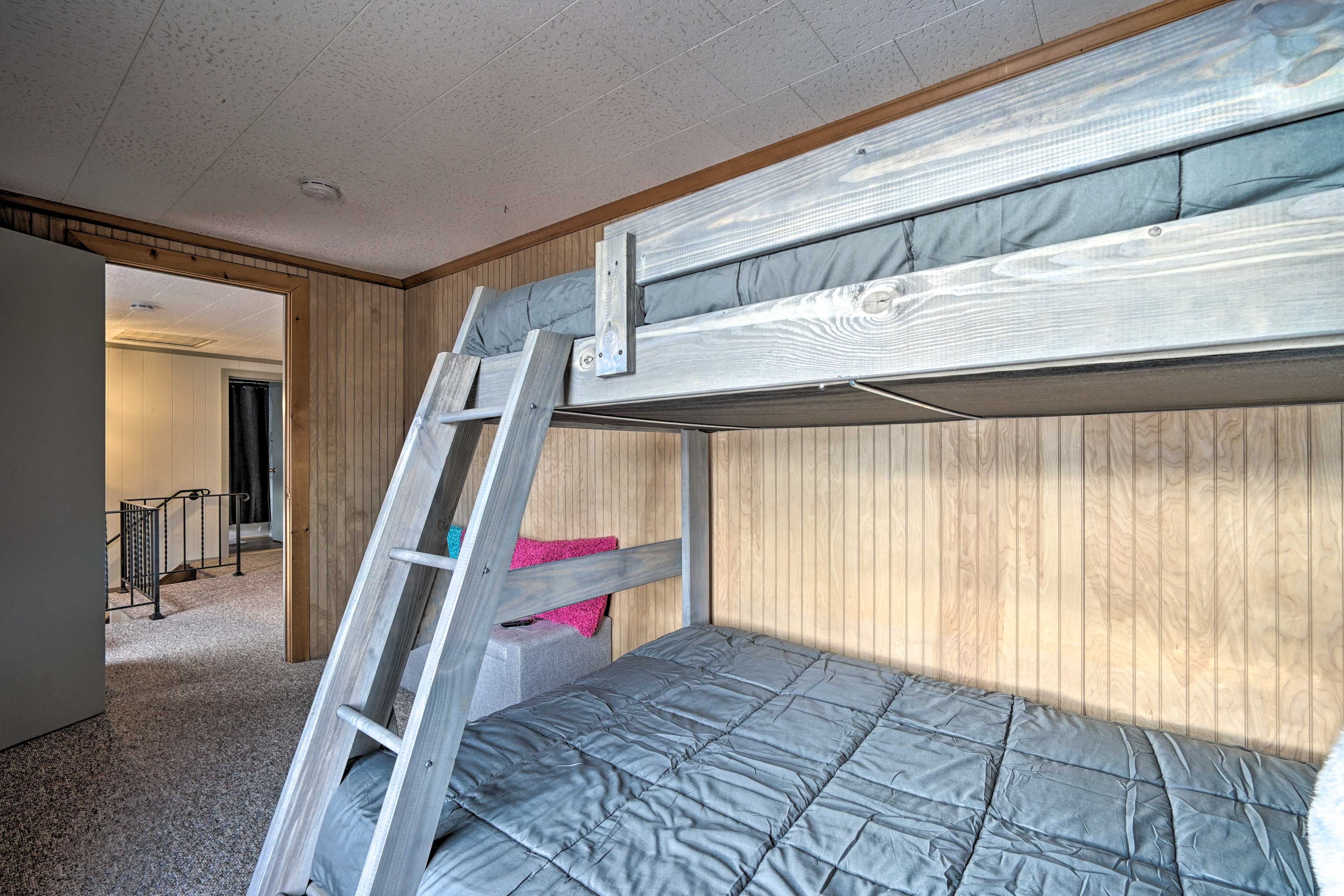 Bedroom 5 | Twin/Full Bunk Bed | 2nd Floor