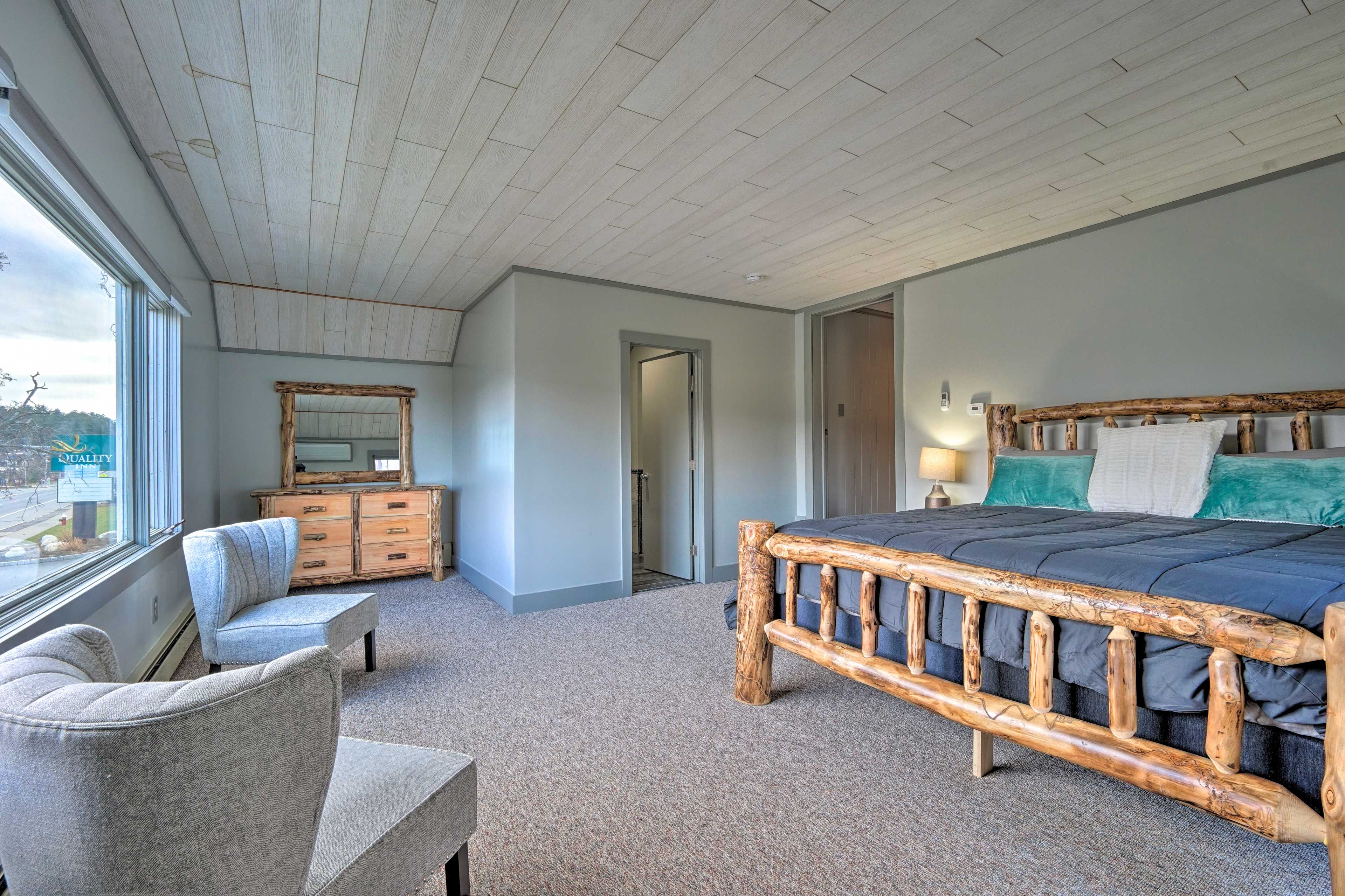 Bedroom 1 | King Bed | 2nd Floor