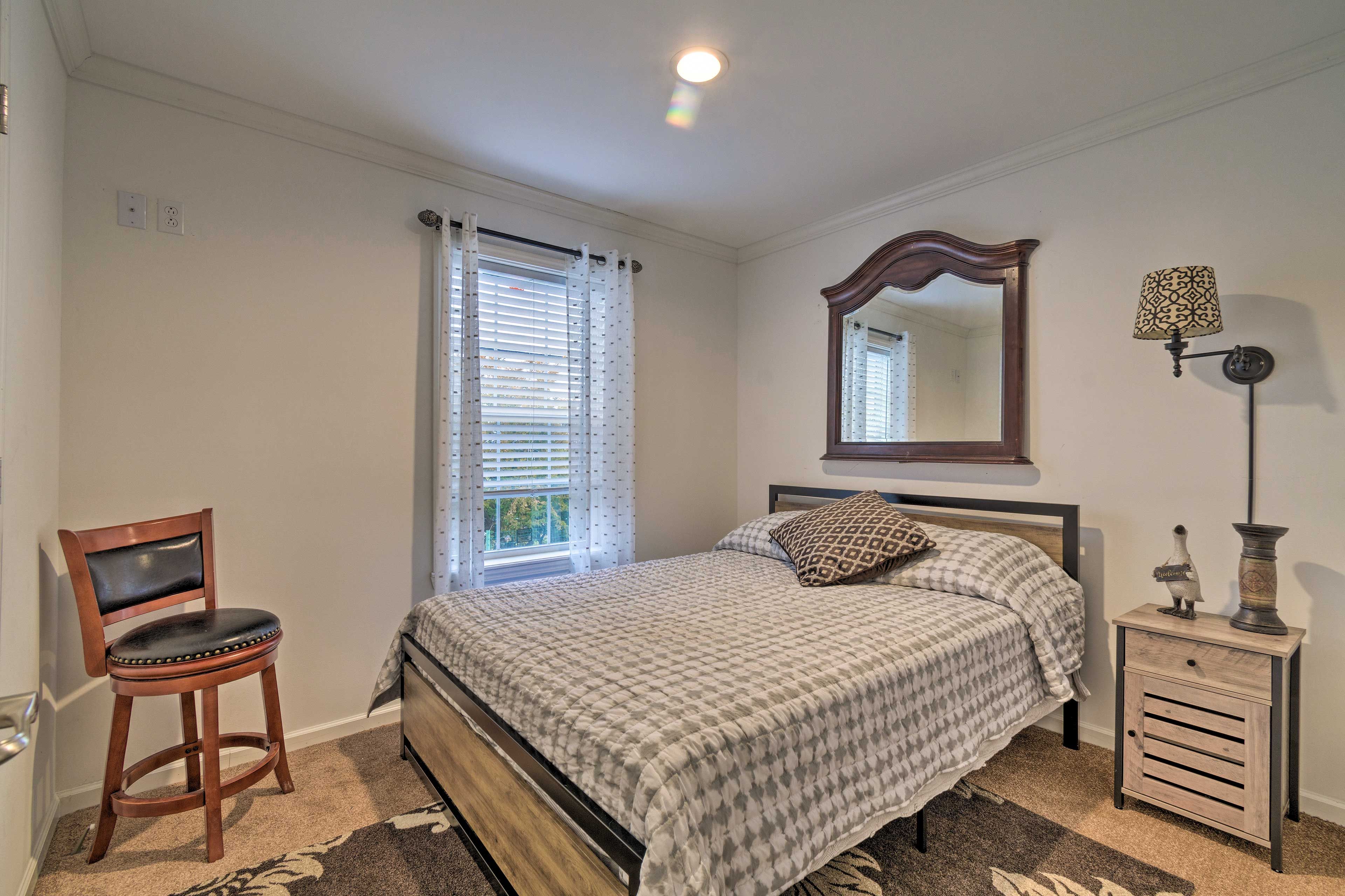 Bedroom 3 | Queen Bed