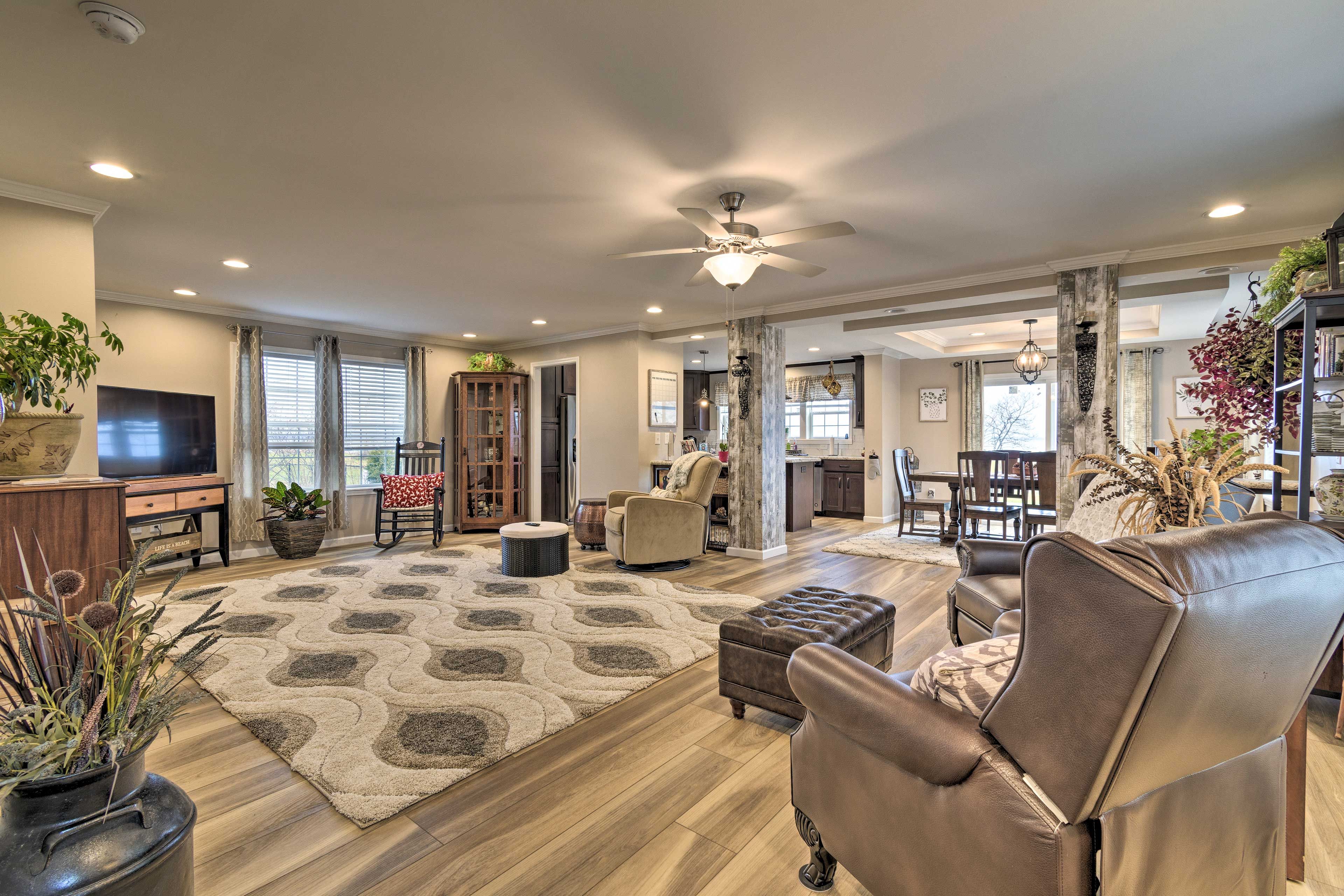 Living Room | Flat-Screen TV