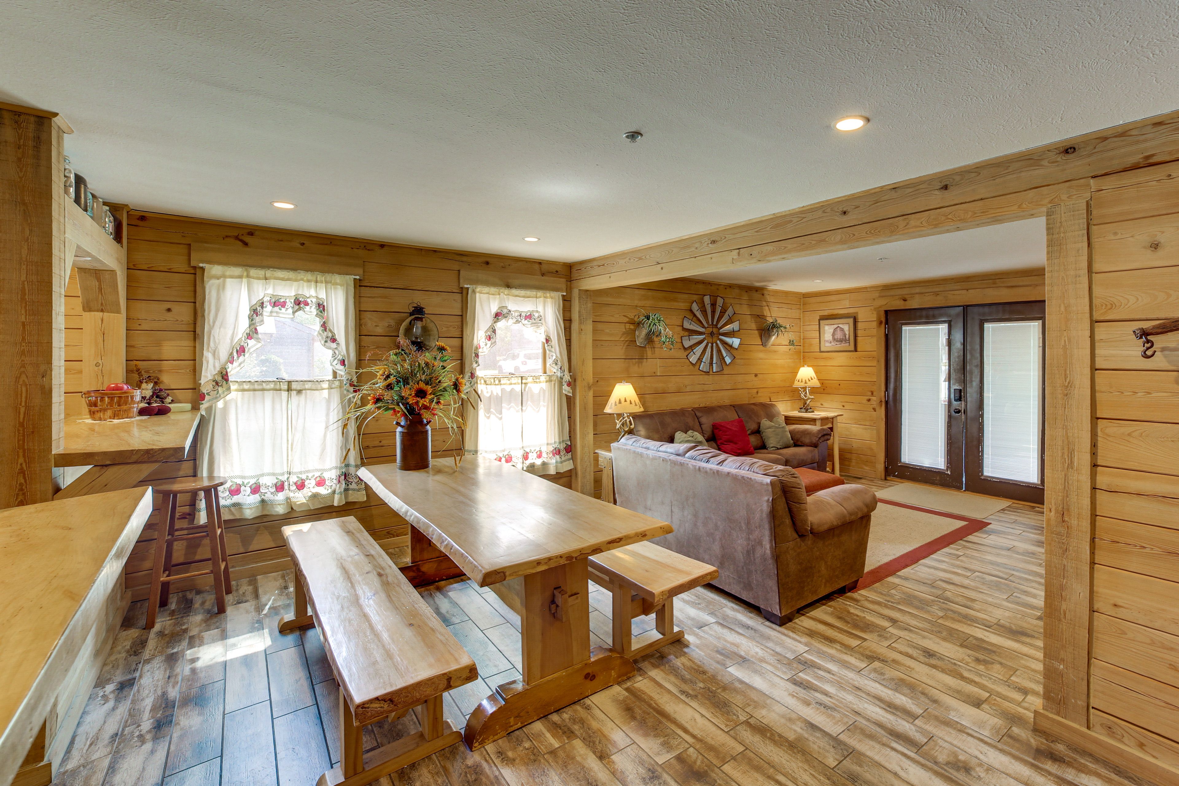 Dining Area | Dishware Provided
