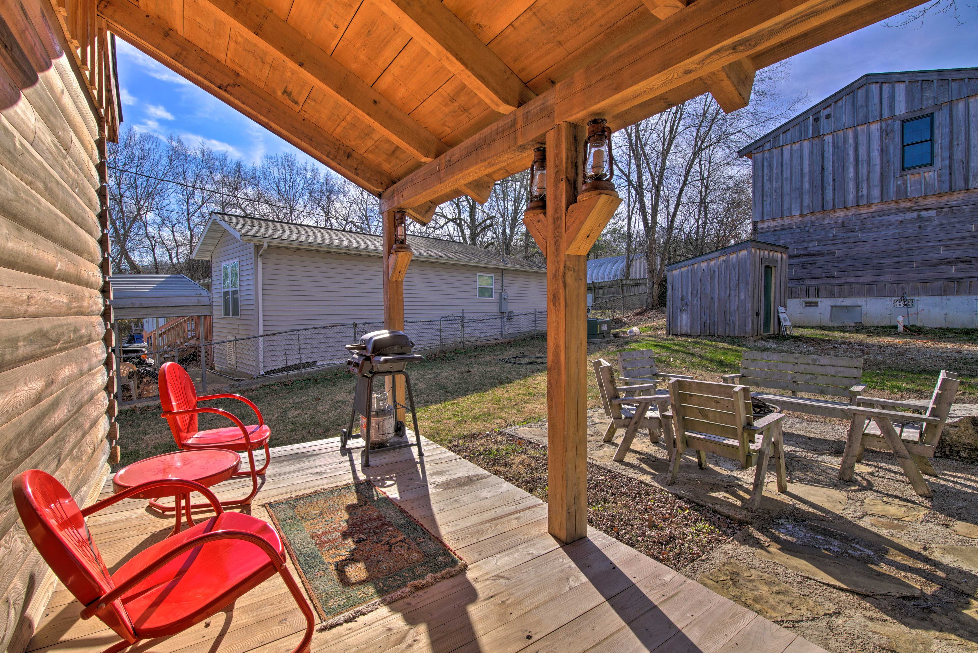 Side Porch | Gas Grill