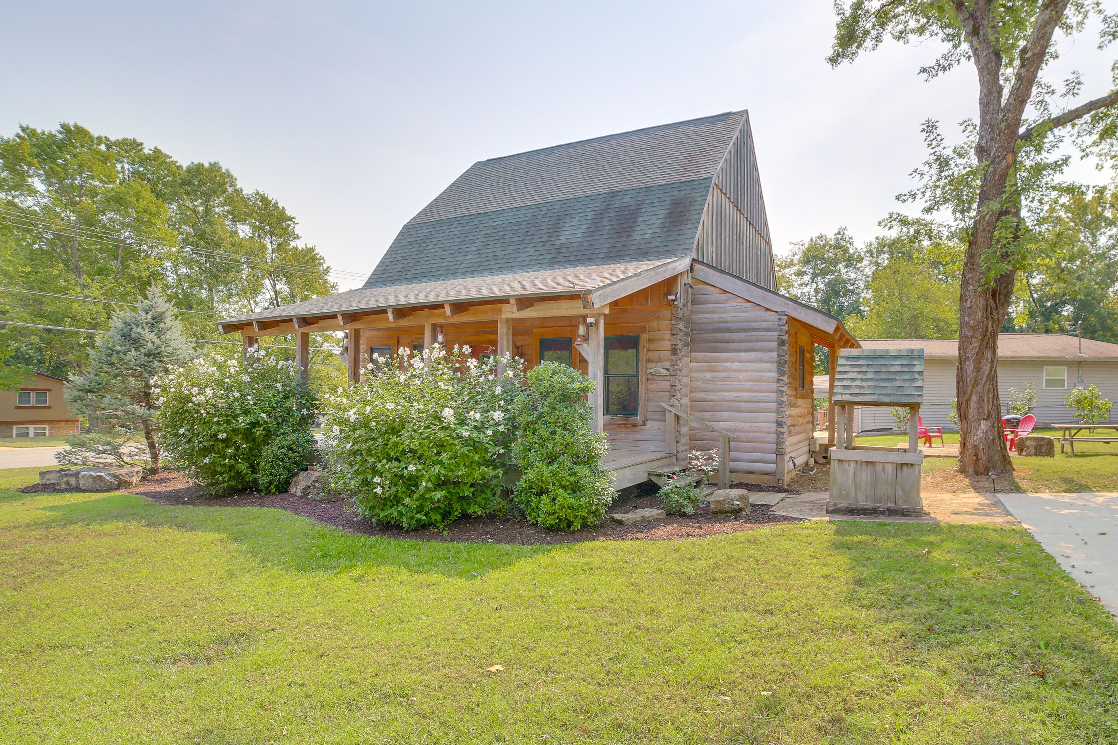 Parking | Driveway (2 Vehicles) | Boat/Trailer Parking Available