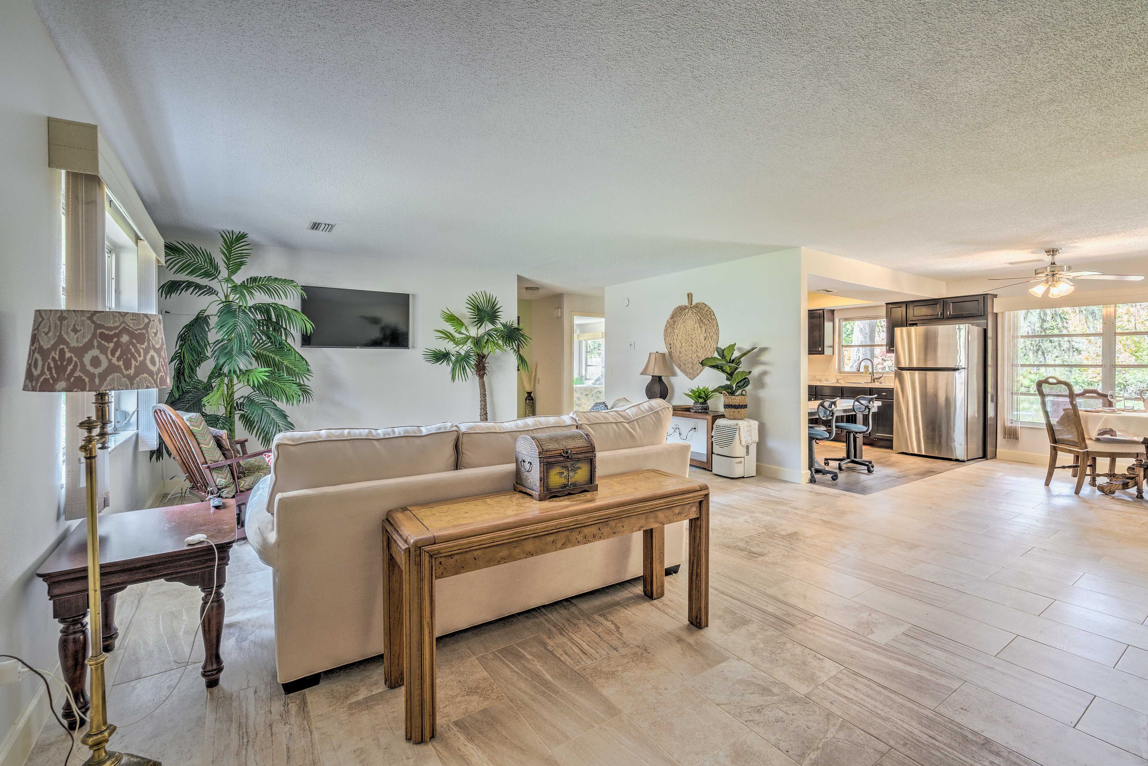 Living Room | Smart TV