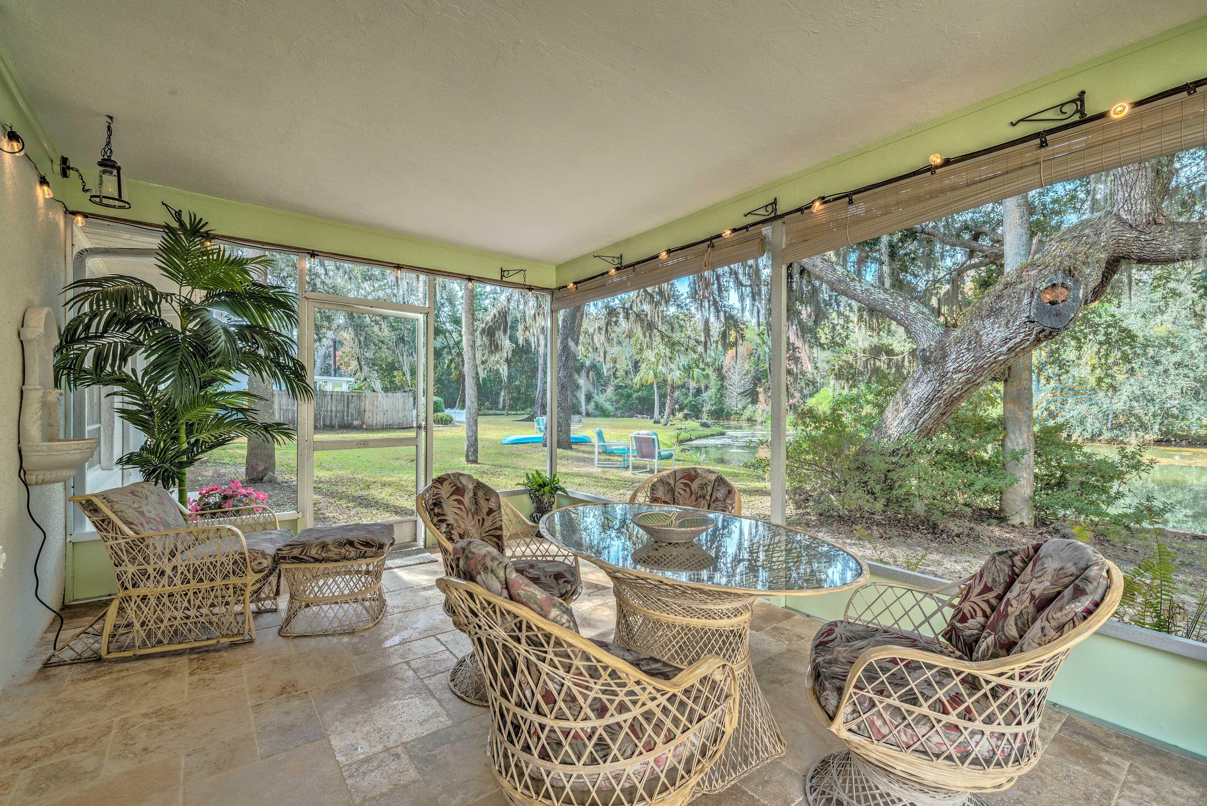 Screened-In Porch