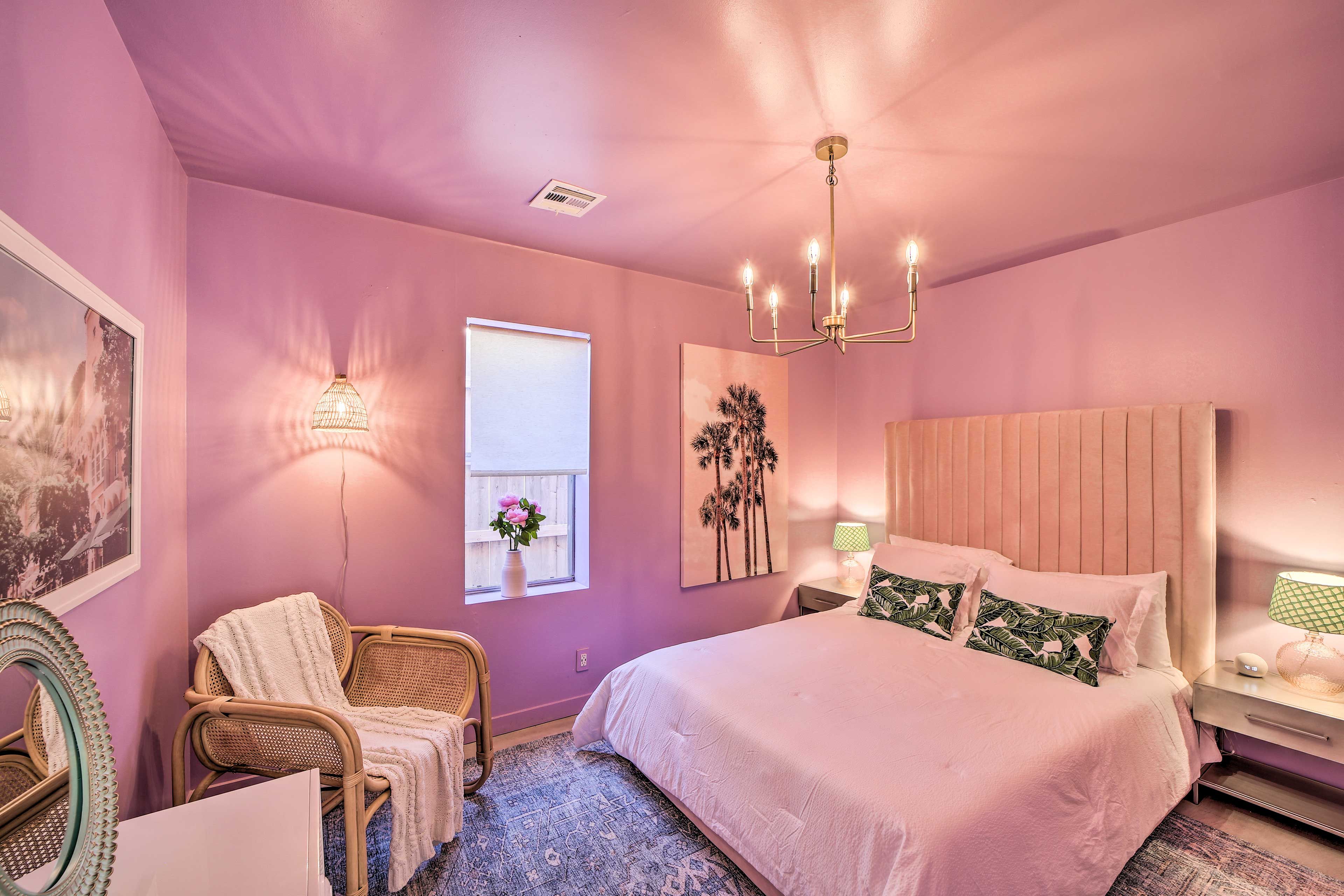 Bedroom 1 | Queen Bed