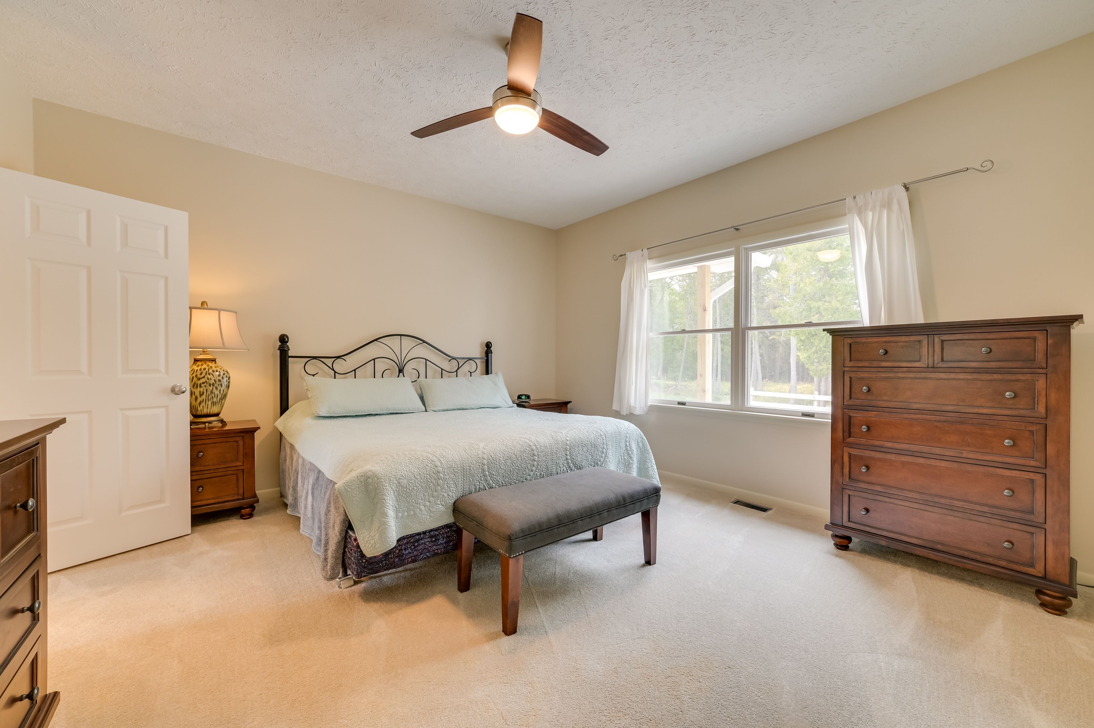 Bedroom 3 | King Bed | 1st Floor