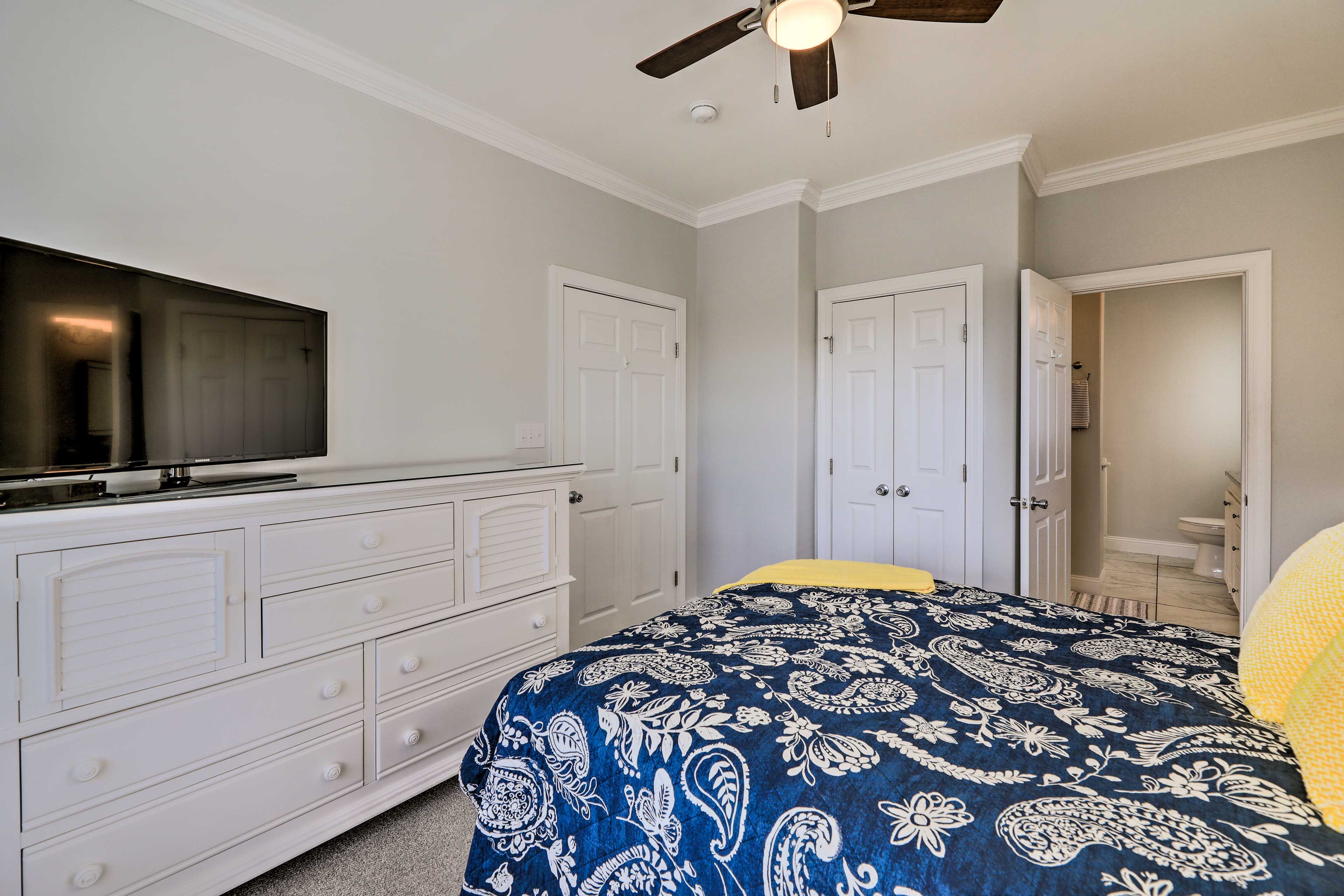Bedroom 1 | Cable TV