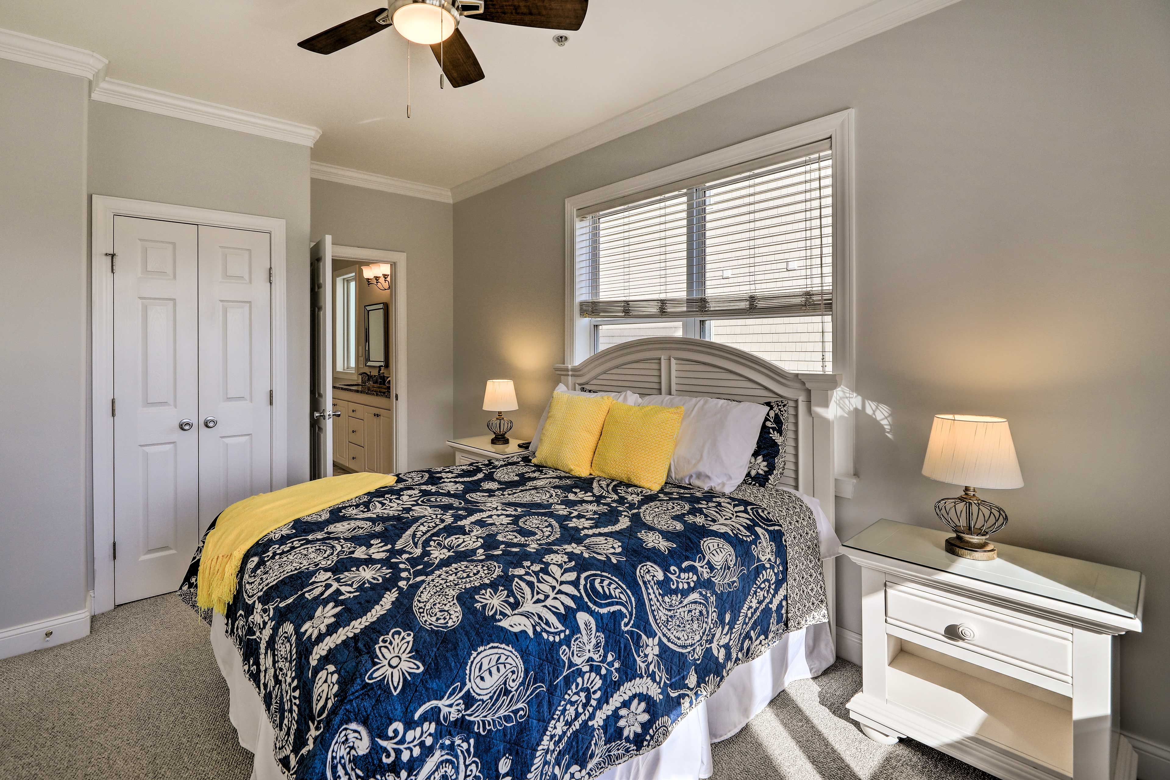 Bedroom 1 | Queen Bed | Linens Provided