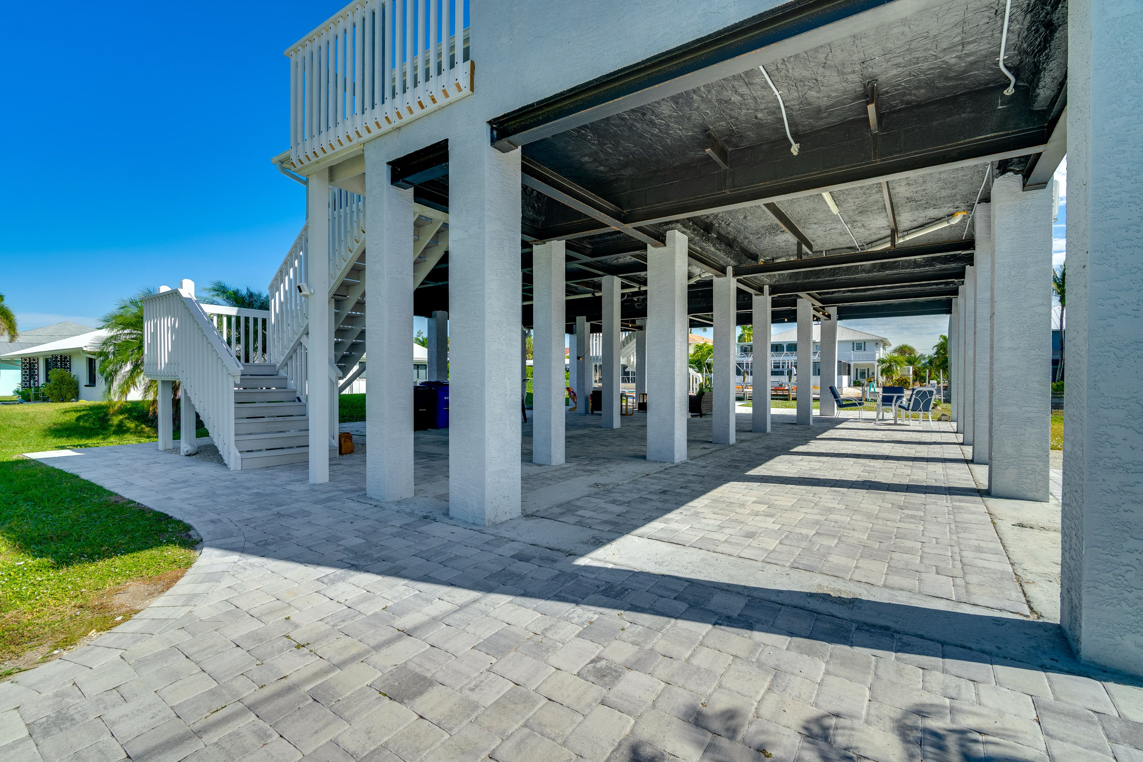 Parking | Driveway (2 Vehicles)