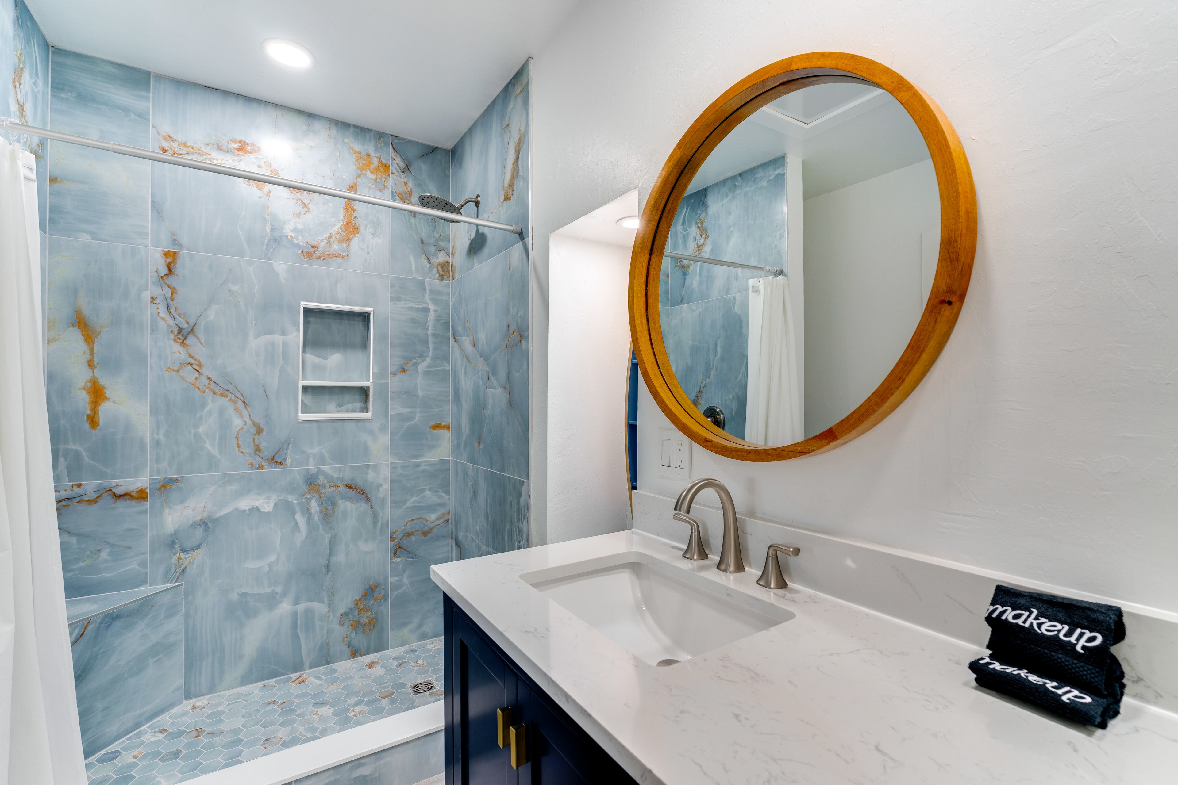 En-Suite Bathroom | Complimentary Toiletries | Towels Provided | Hair Dryer