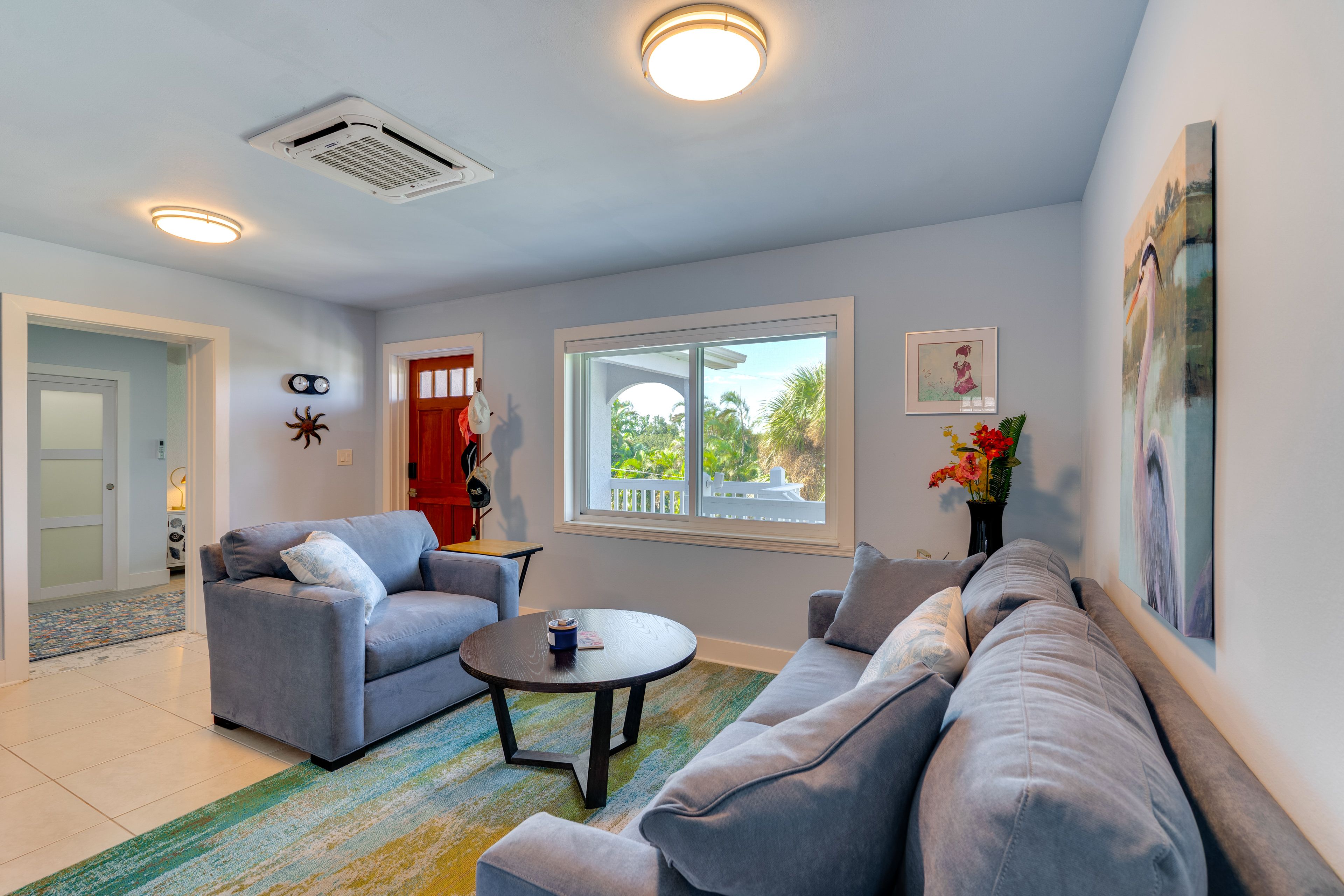 Living Room | Free WiFi | Smart TV w/ Cable | Board Games