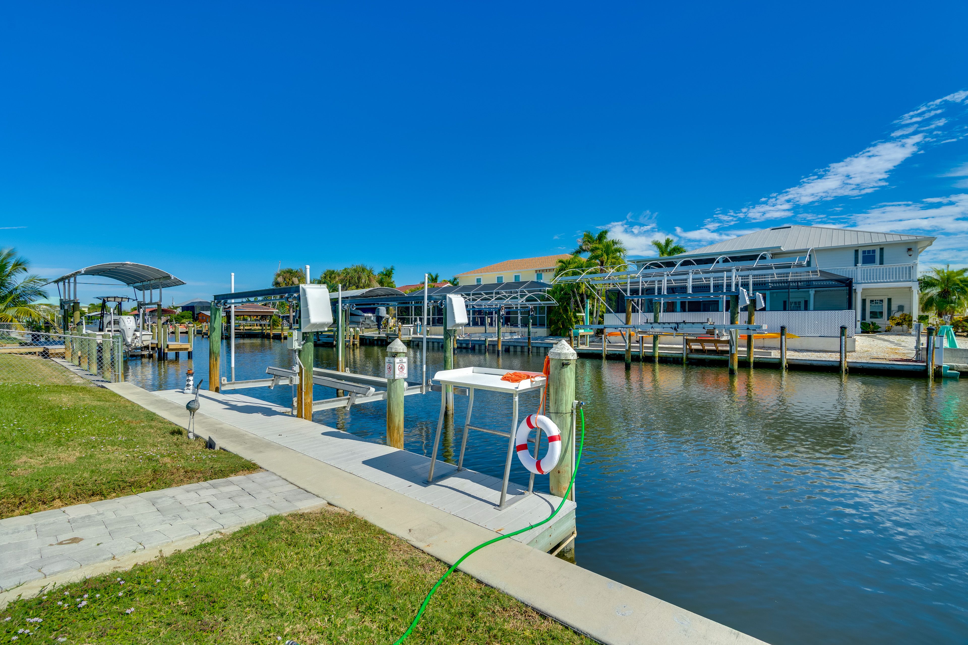 Deepwater Canal Access | Boat Lift