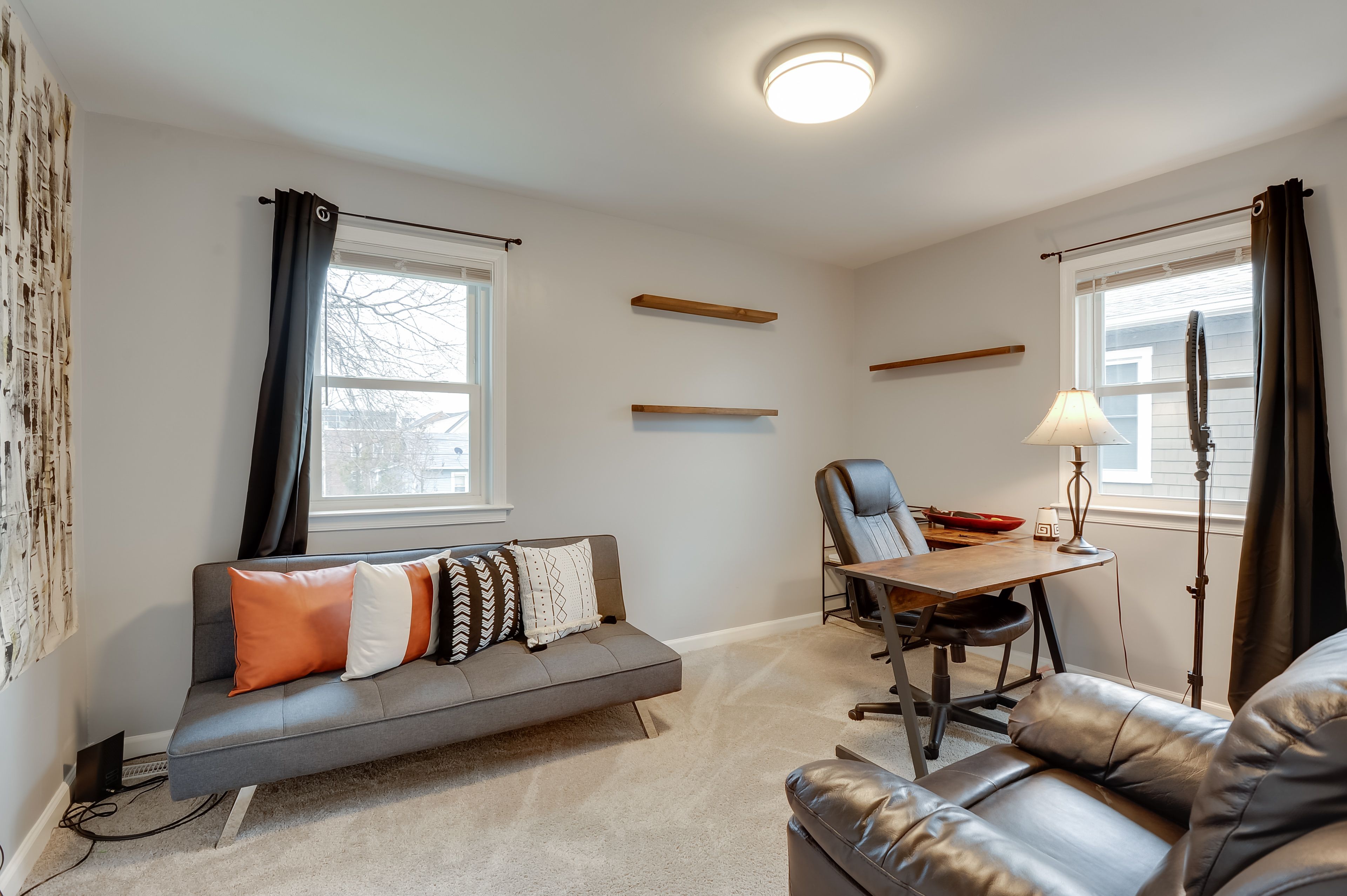 Bedroom 4 (Office) | Full Futon | 2nd Floor
