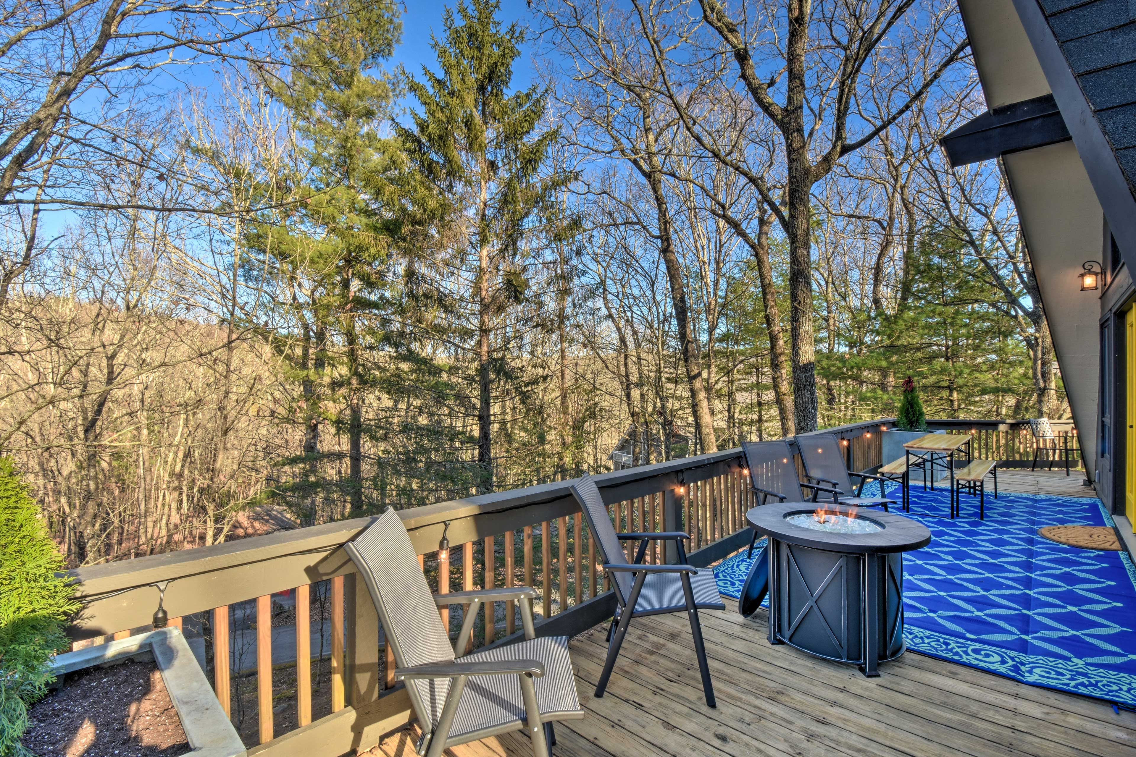 Upper Deck | Gas Grill