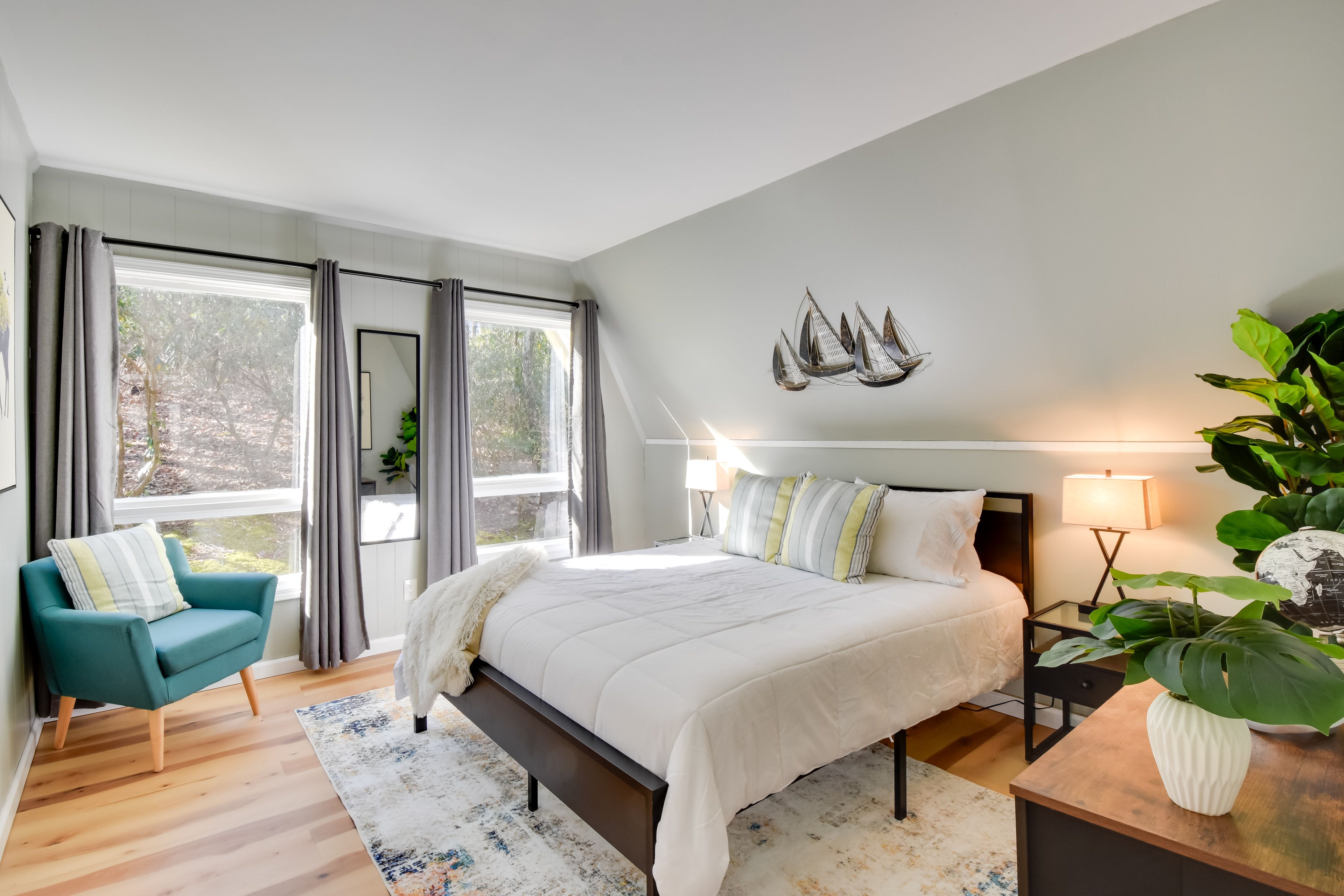 Bedroom 2 | Main Level | Queen Bed