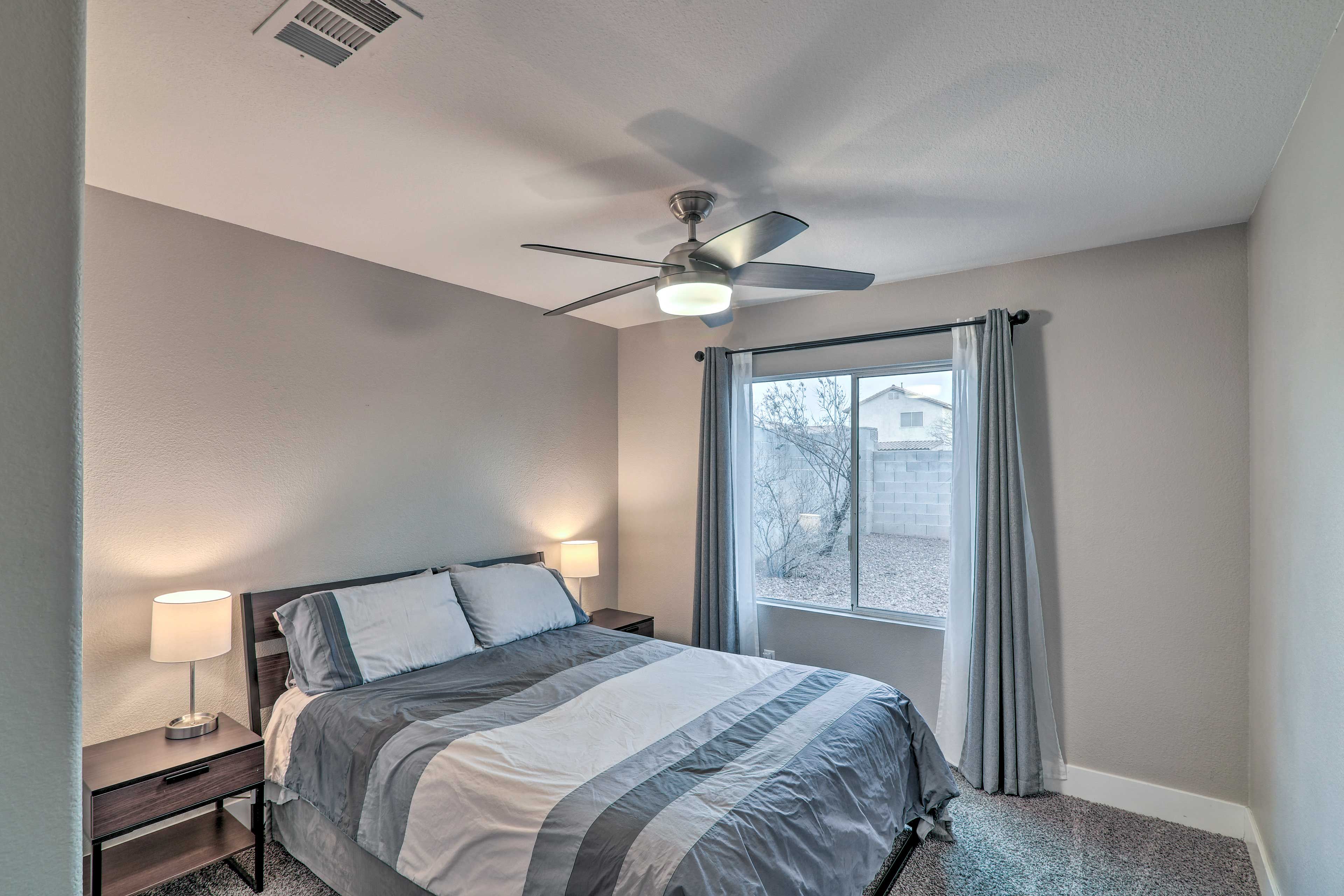 Bedroom 2 | Queen Bed