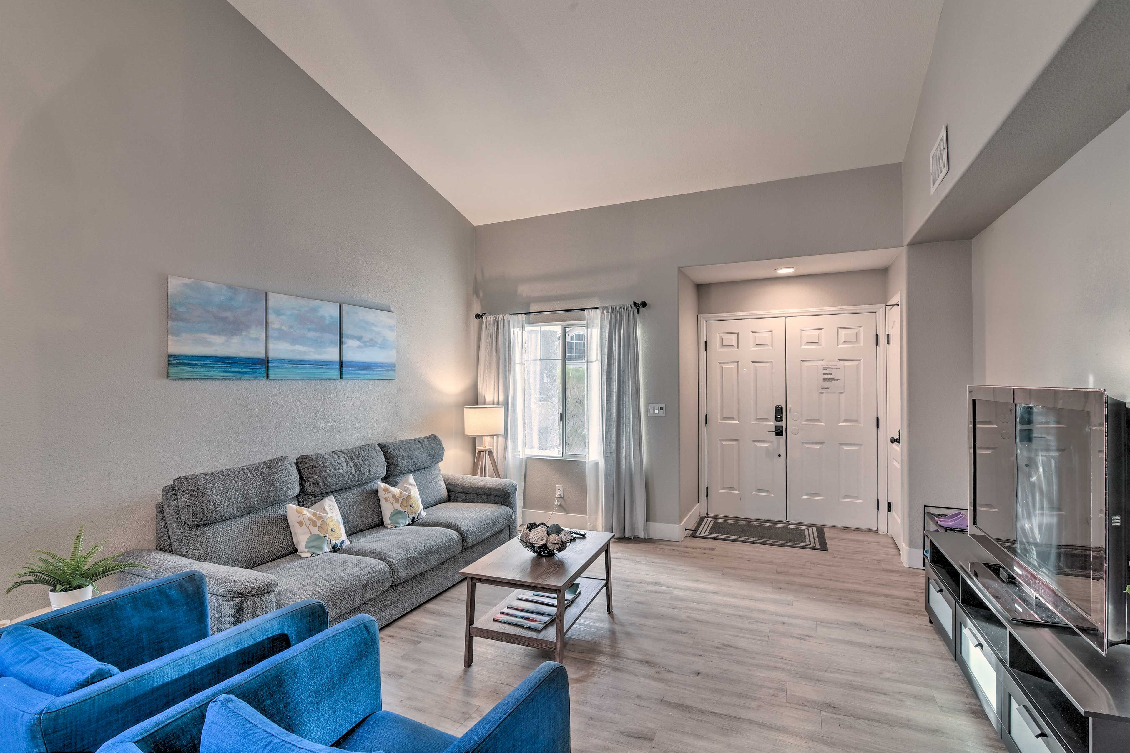 Living Room | Trash Bags & Paper Towels