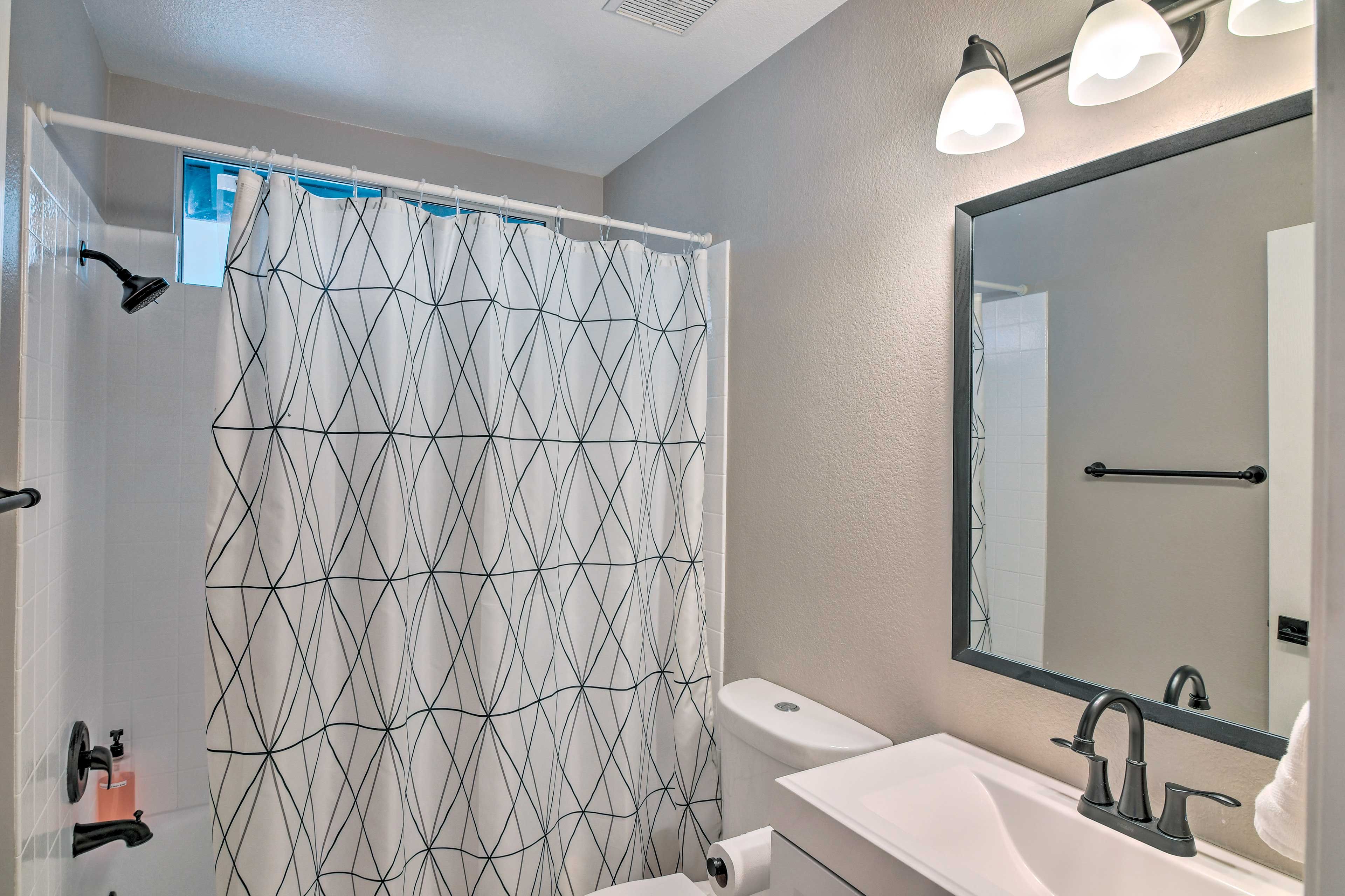 Full Bathroom | Hair Dryers Provided