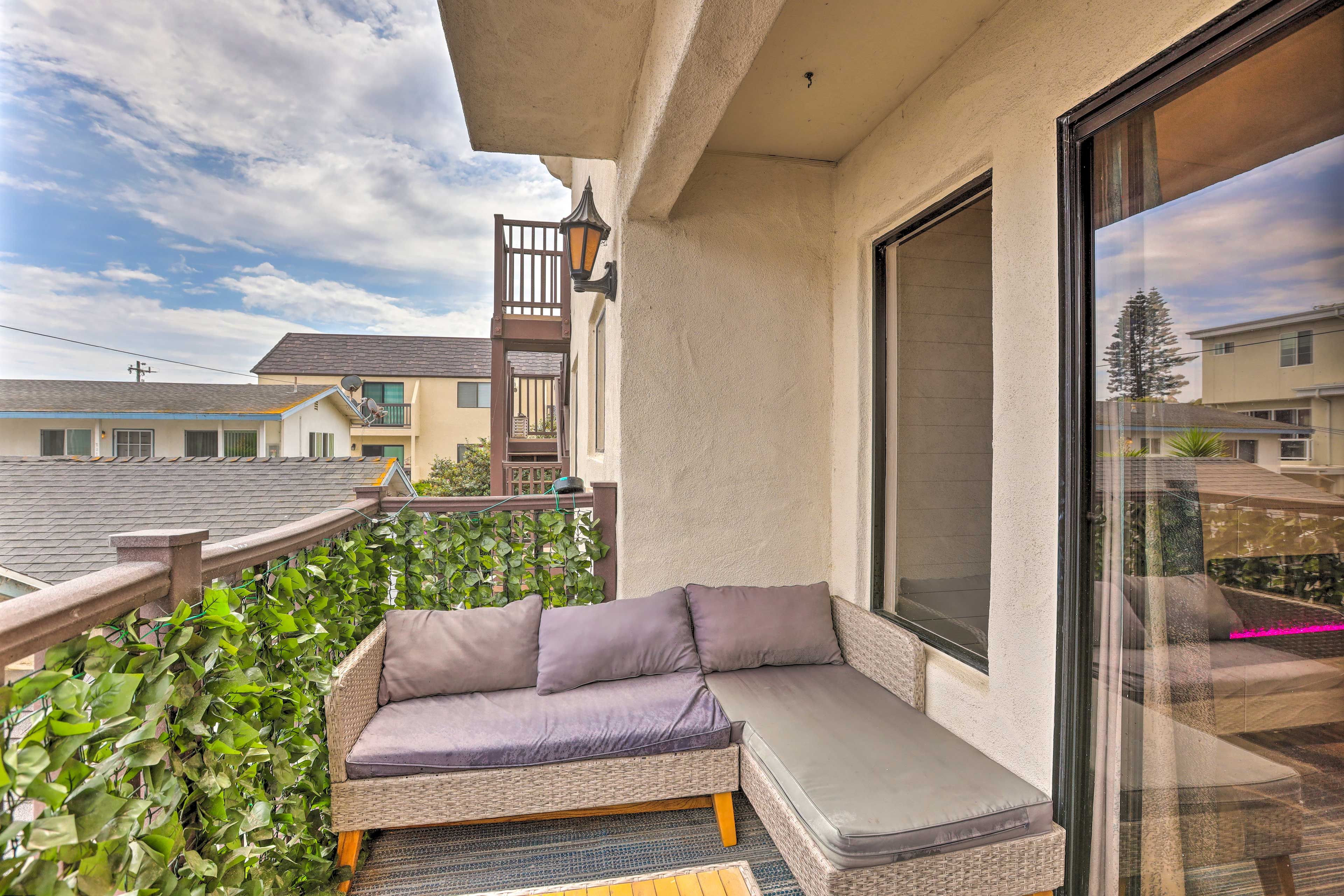 Private Balcony | Gas Grill