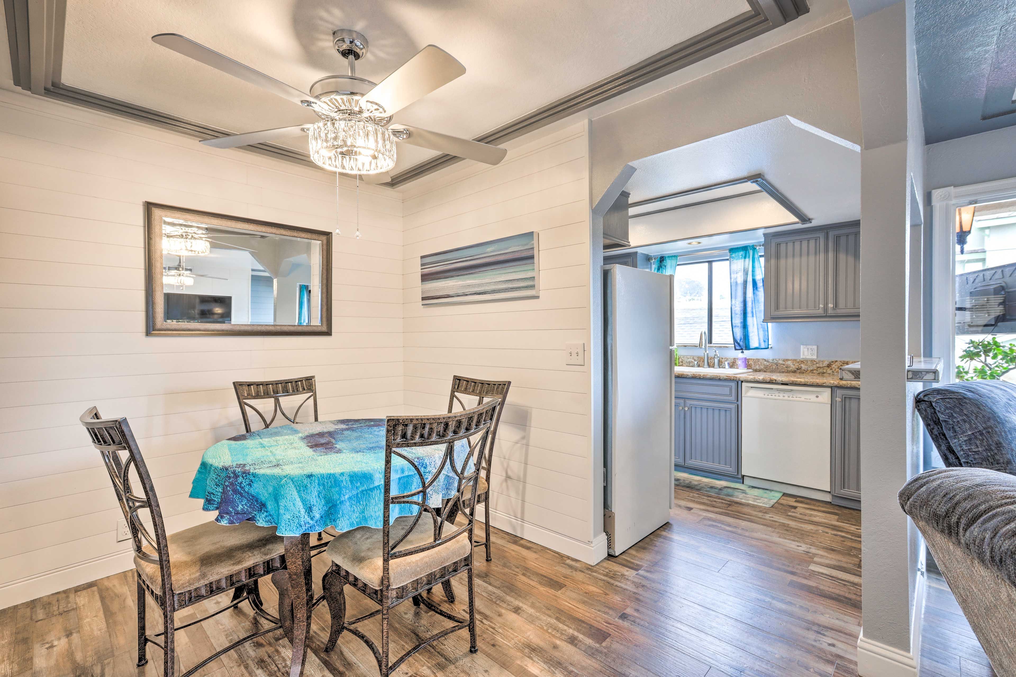 Main Living Space | Breakfast Table