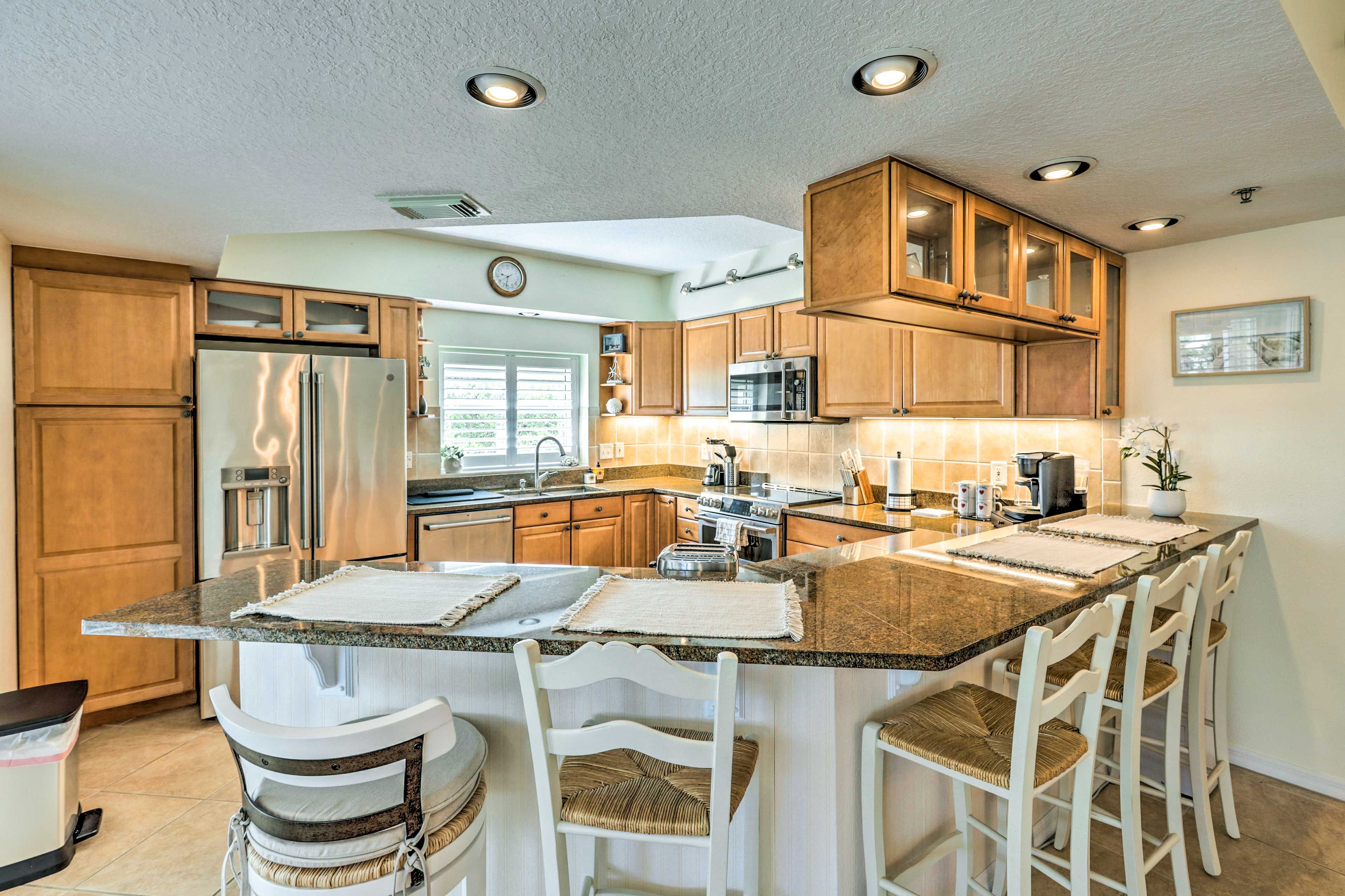 Kitchen | Fully Equipped | Granite Countertops