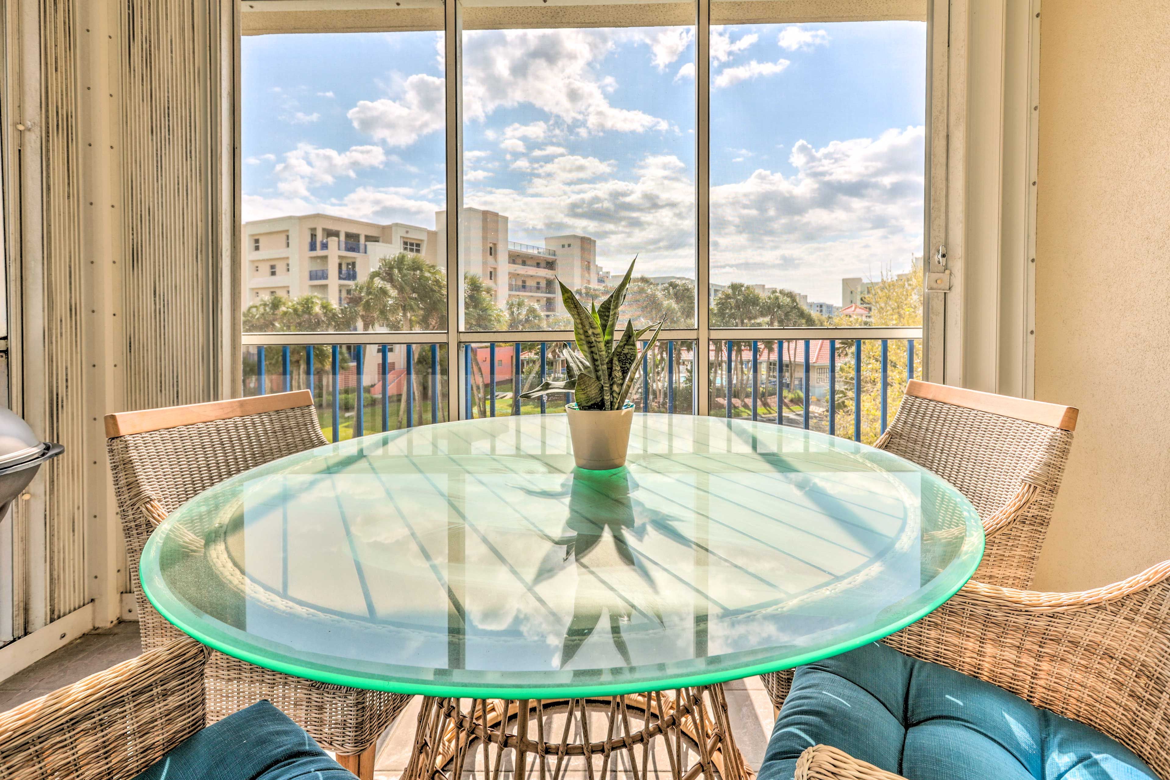 Screened Balcony