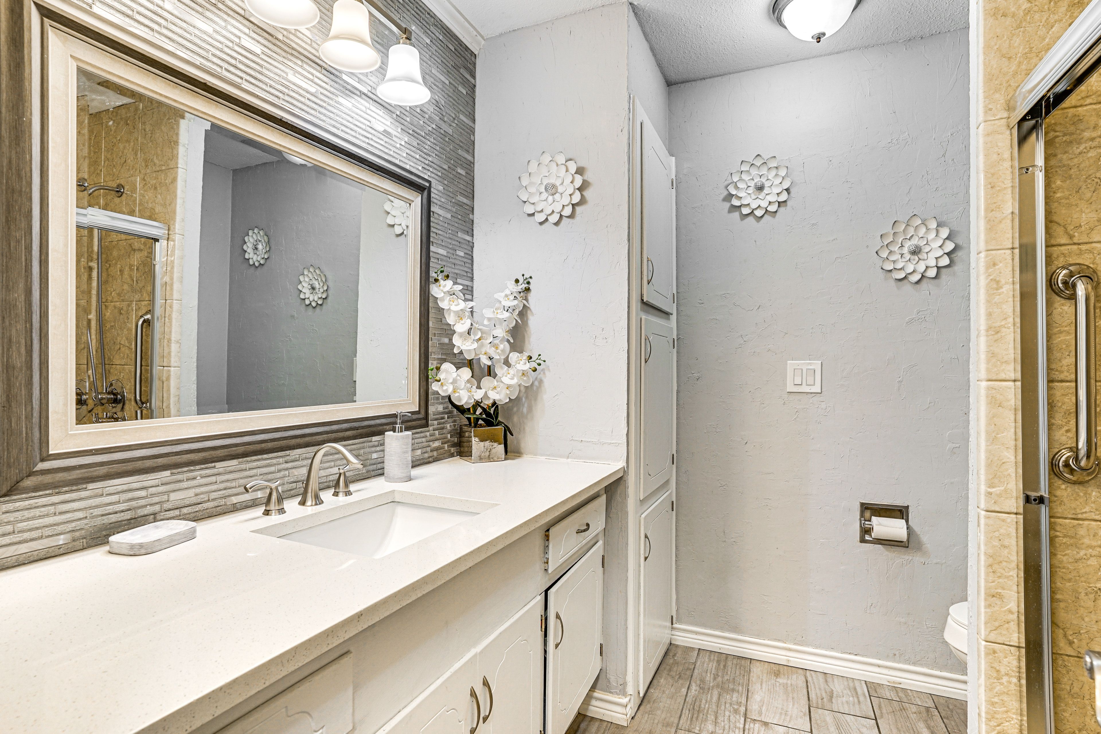 Bathroom | Hair Dryer | Towels Provided