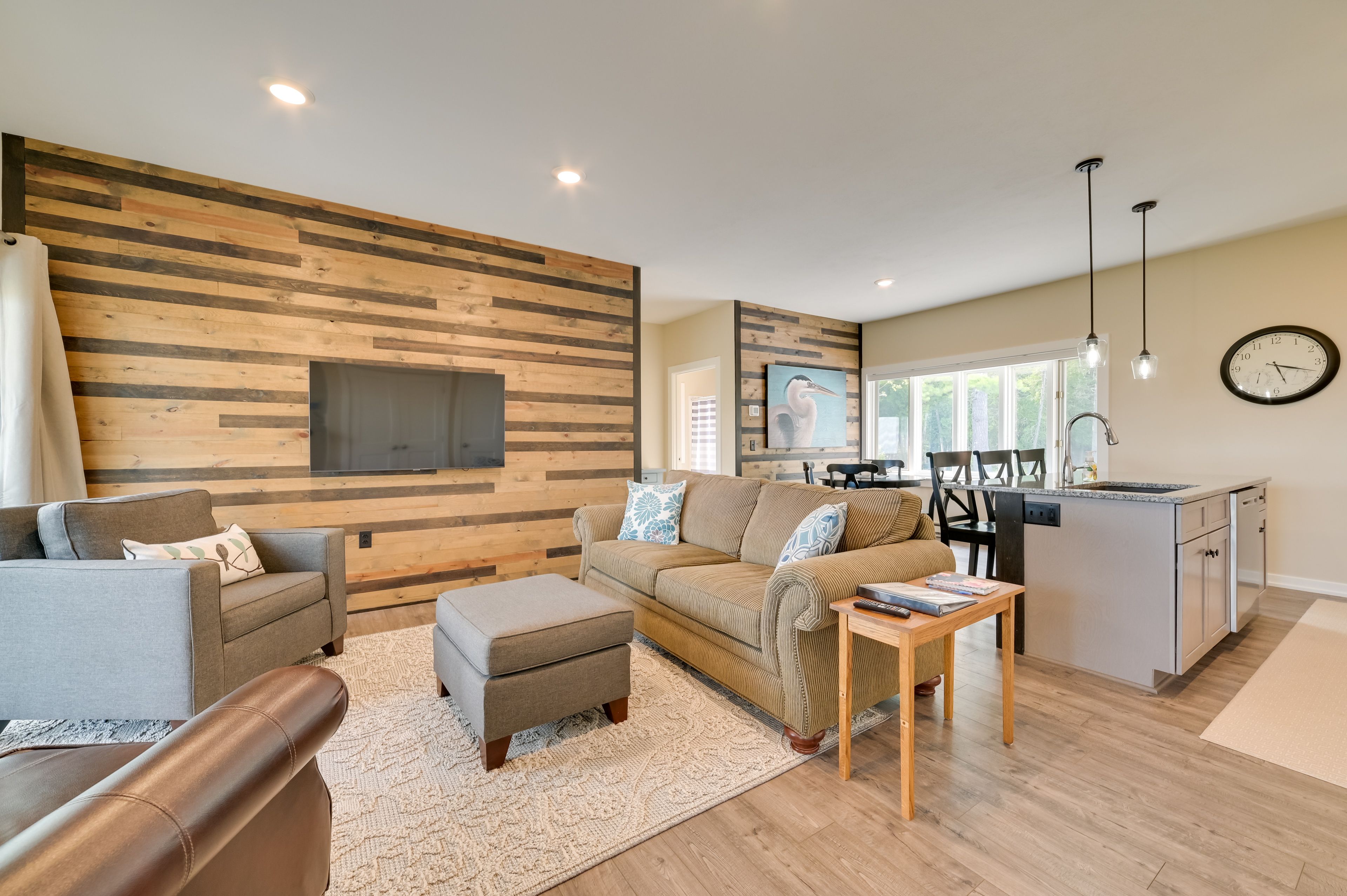 Living Room | Queen Sleeper Sofa
