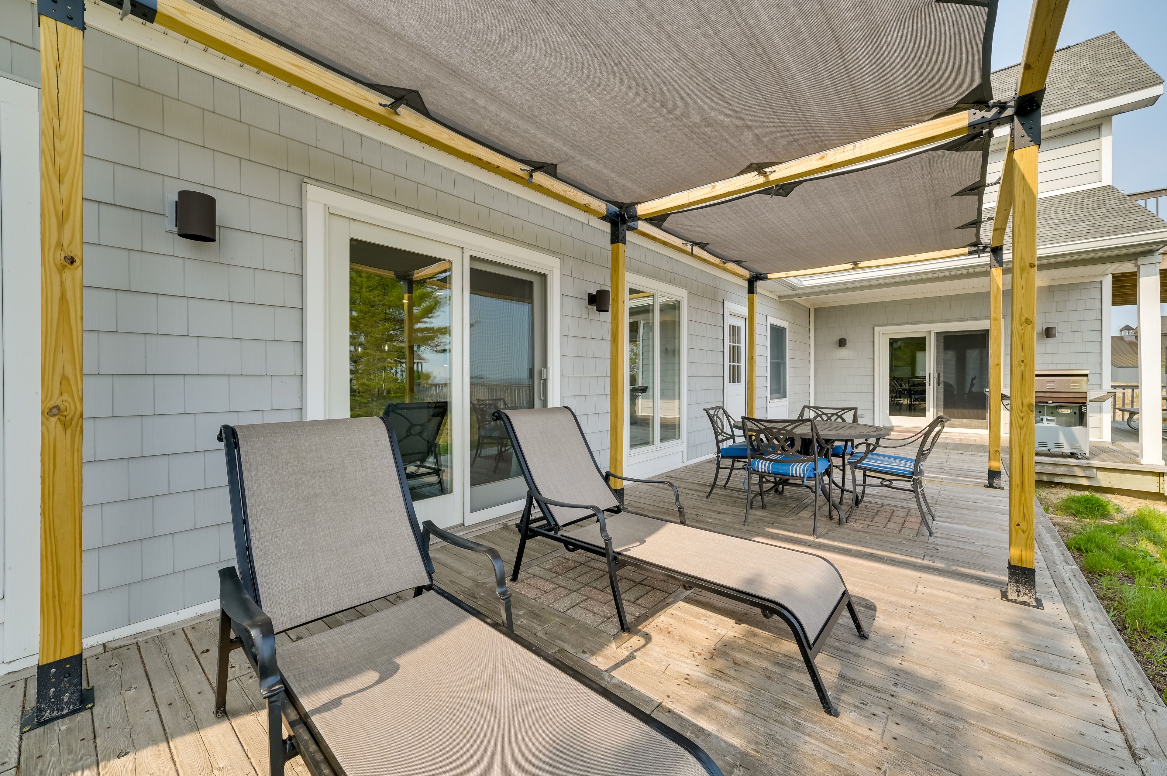 Deck | Outdoor Dining Area | Grill