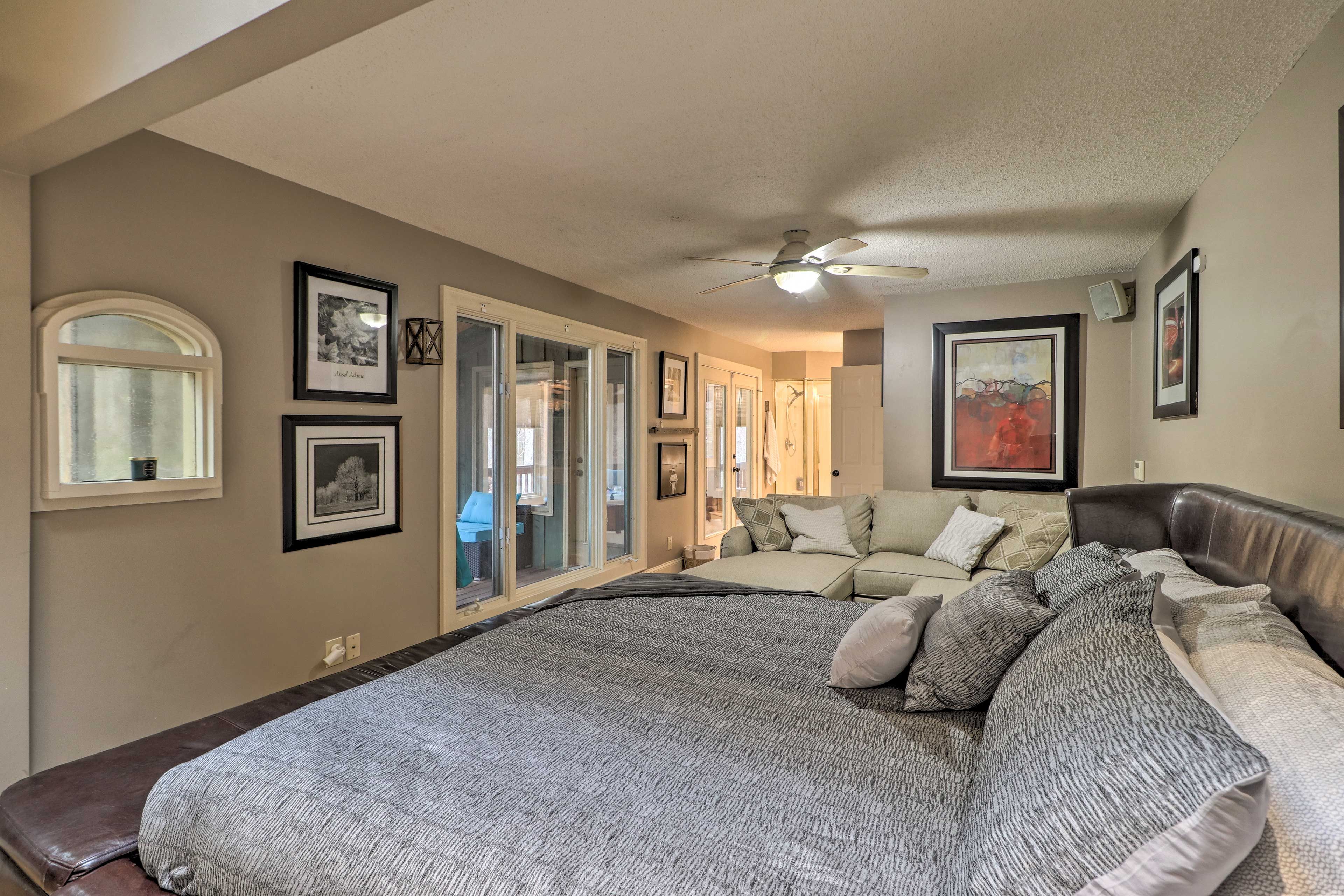 Bedroom 1 | 1st Floor | King Bed | Linens Provided