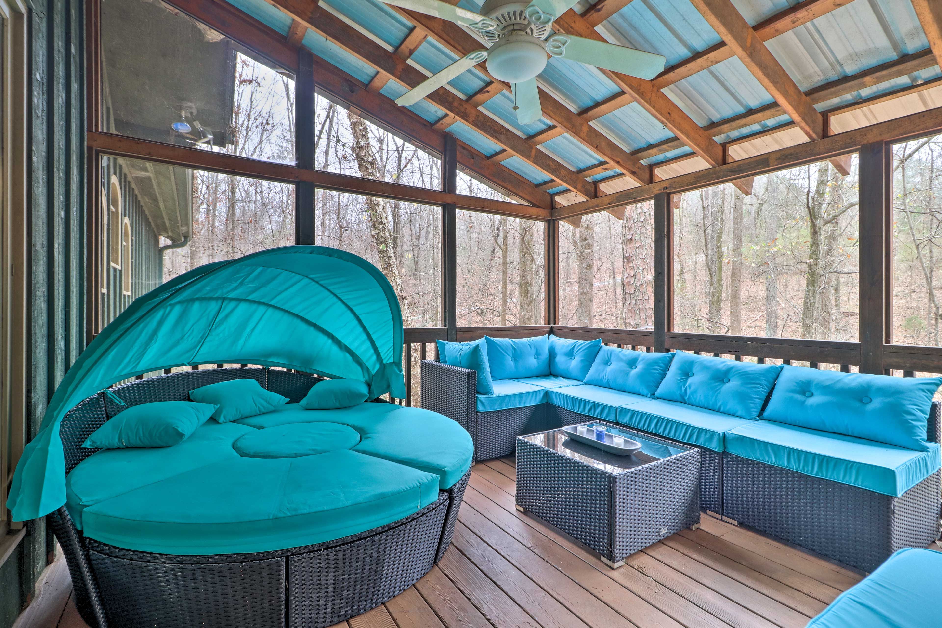 Screened-In Porch | 1st Floor
