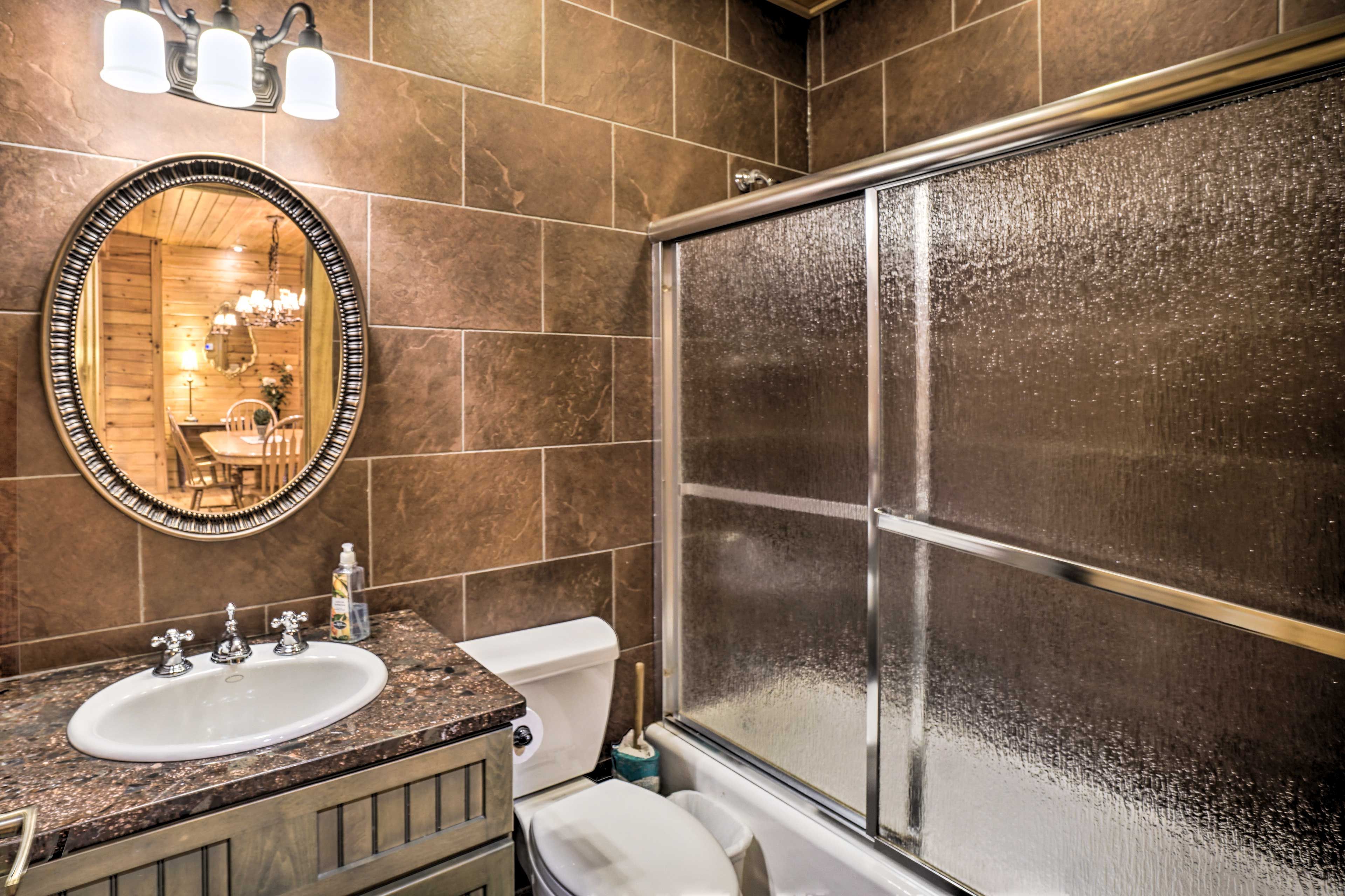 Full Bathroom | 1st Floor