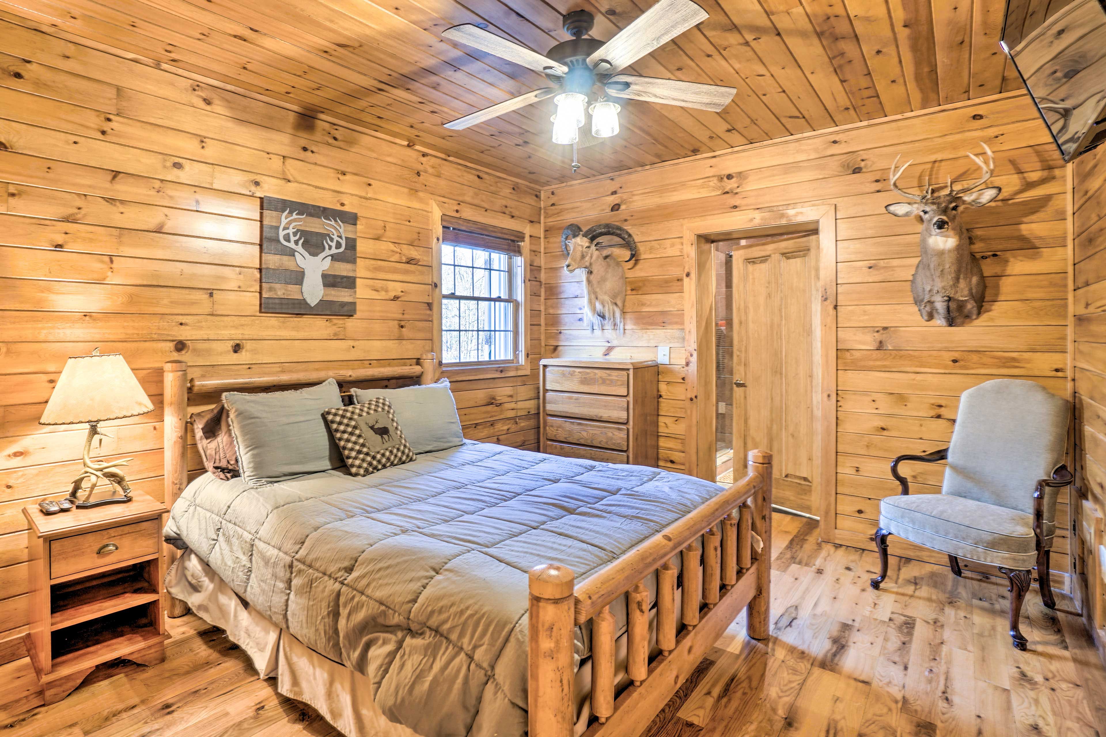 Bedroom 4 | Queen Bed | 1st Floor | En-Suite Bathroom | Smart TV