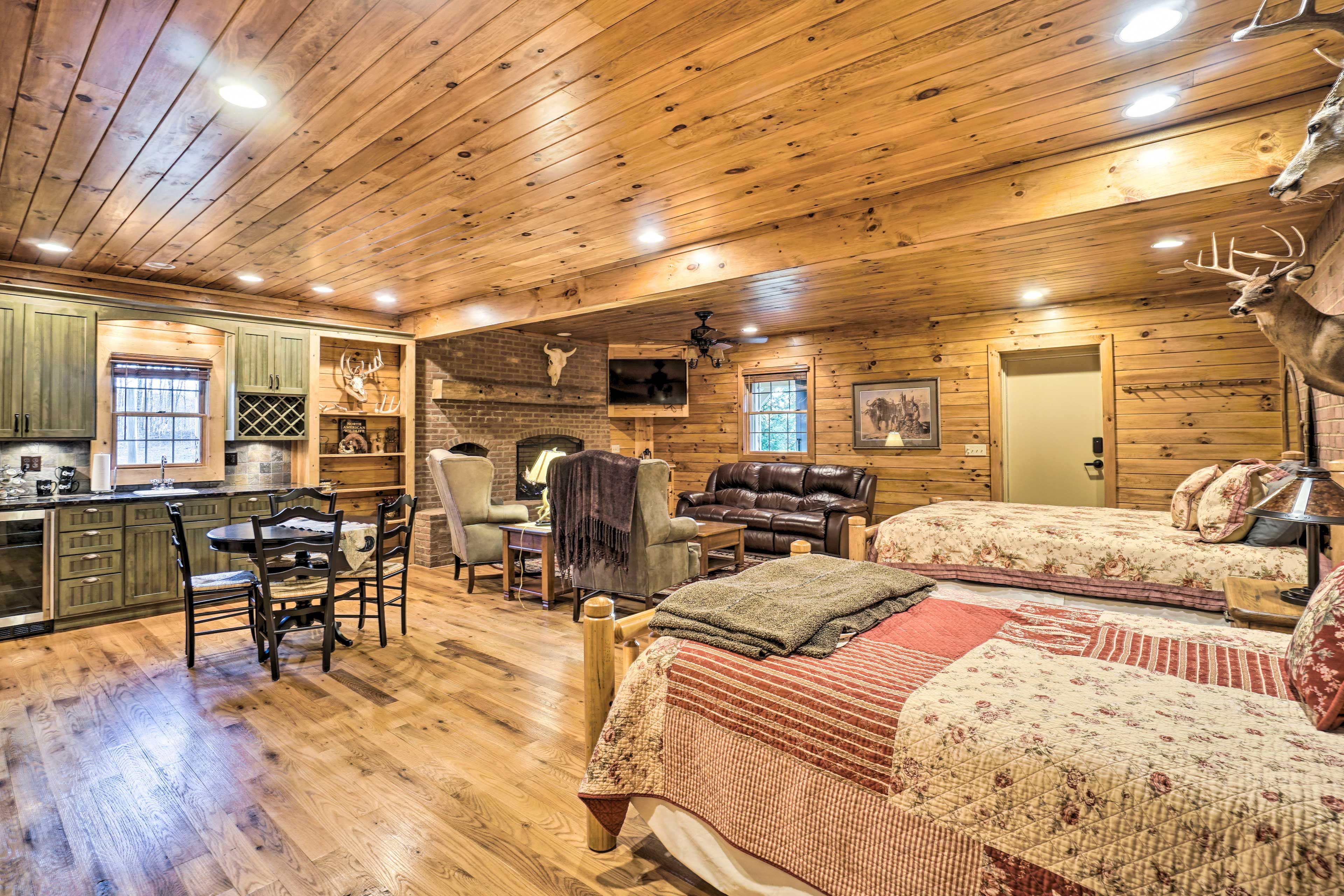 Bedroom 6 | Queen Bed | Full Bed