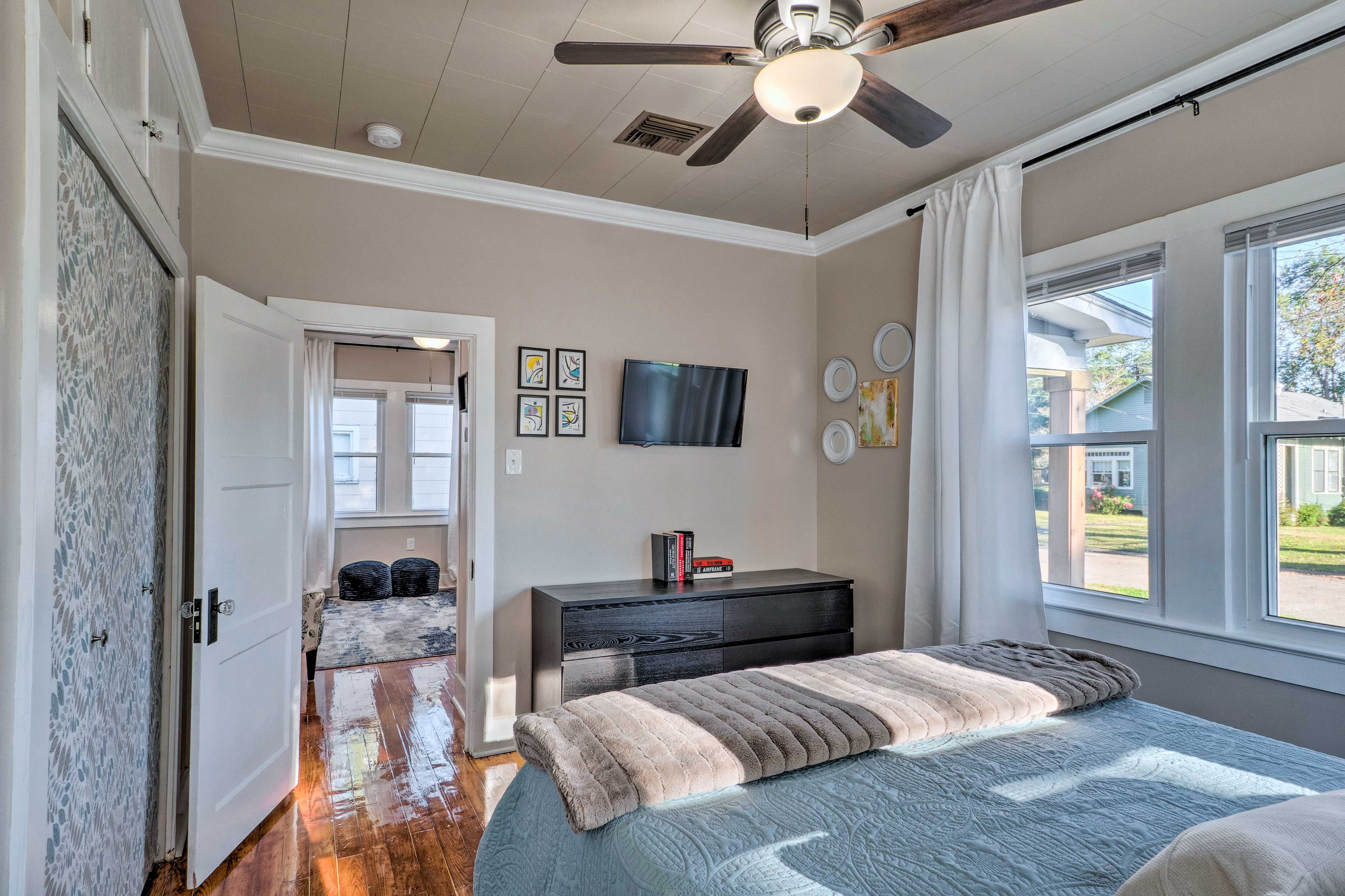 Bedroom 1 | Smart TV