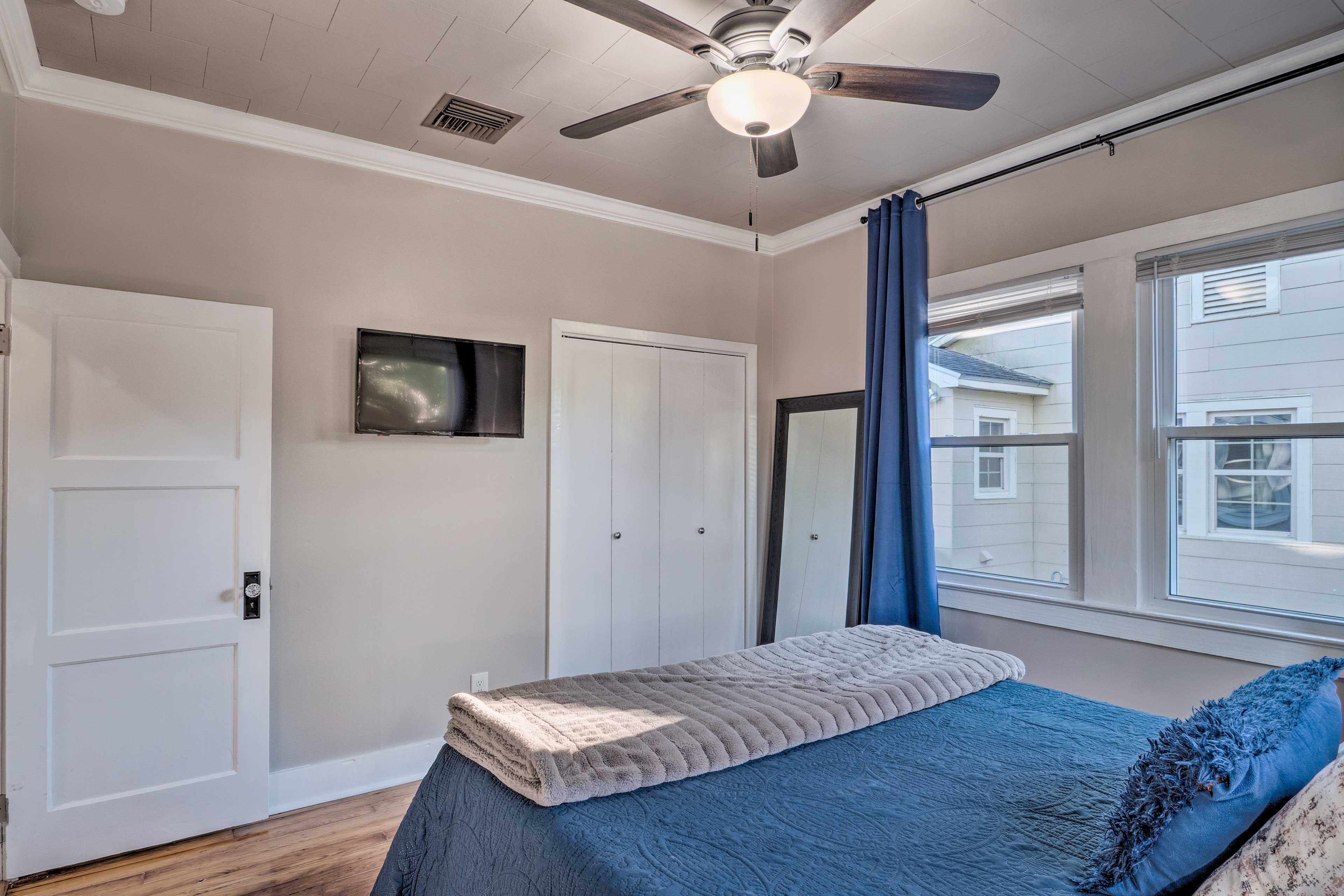 Bedroom 2 | Smart TV