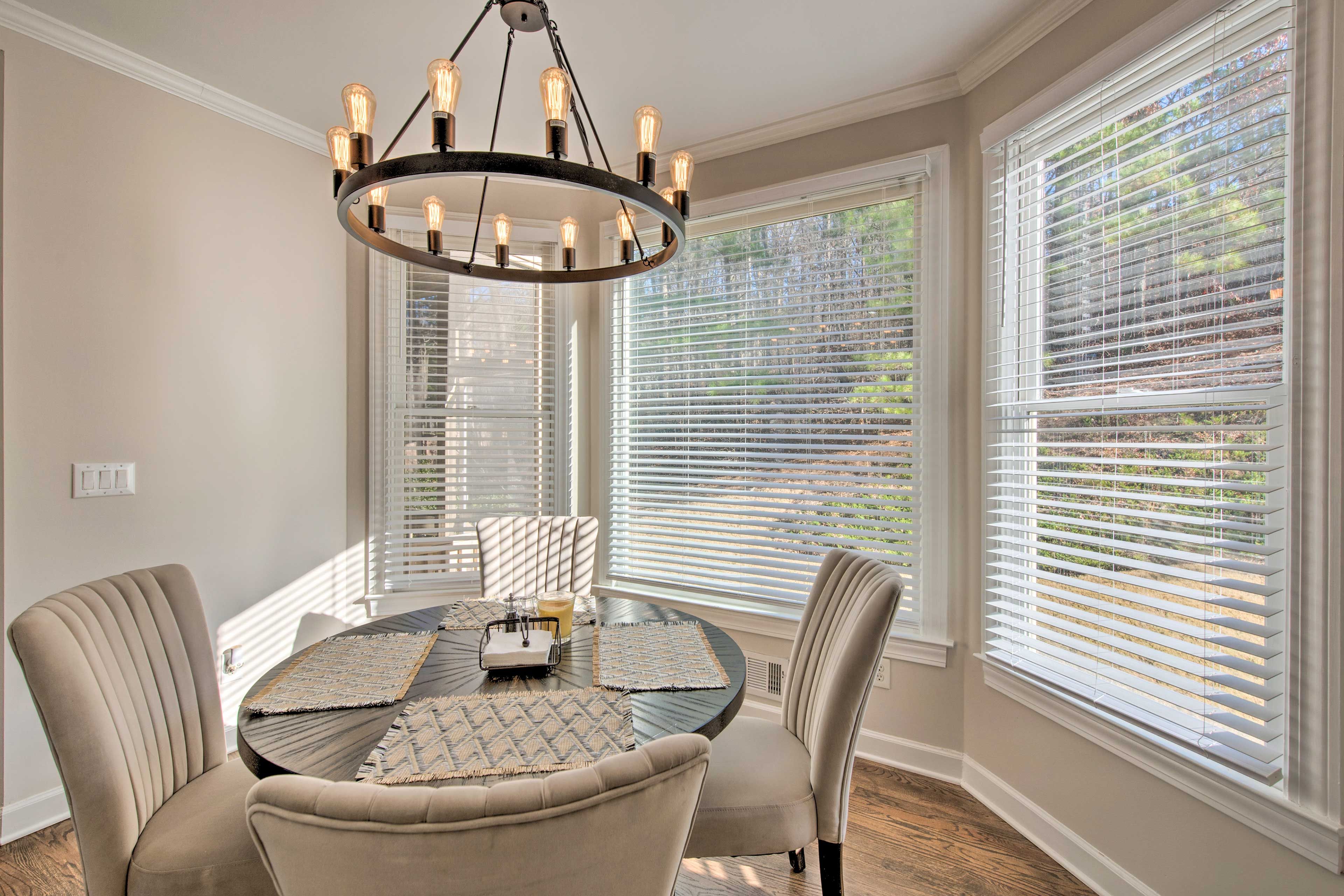 Breakfast Nook | 1st Floor