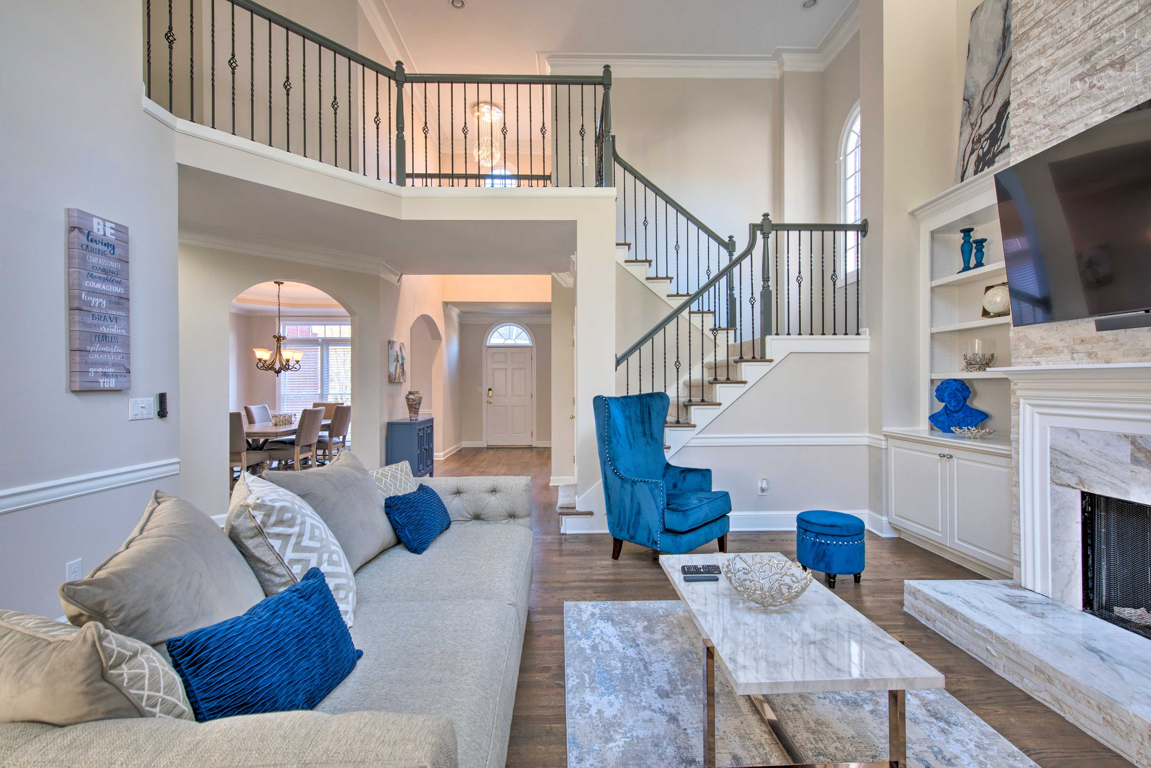 Living Room | Fireplace | Central Air Conditioning
