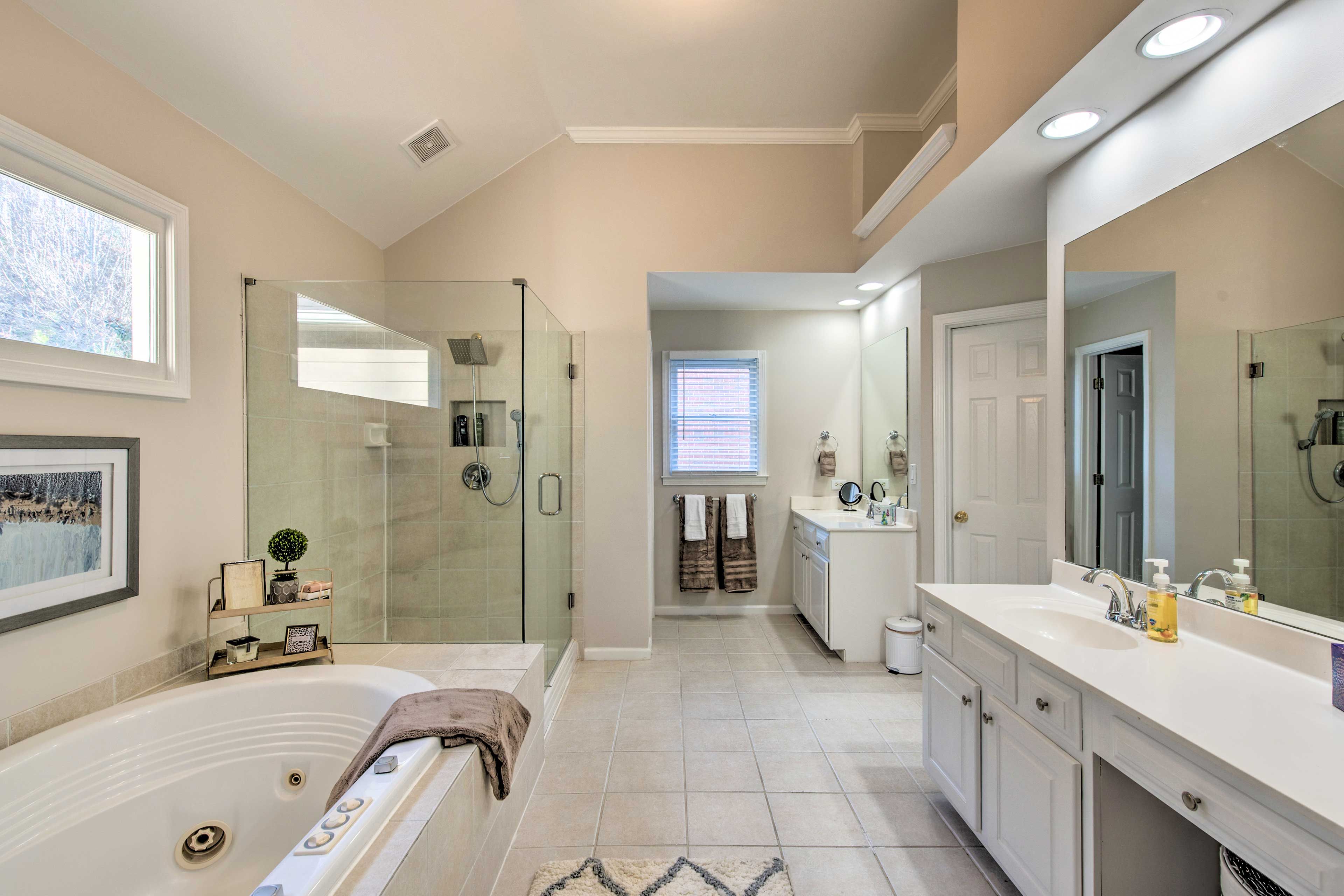 En-Suite Bathroom | 2nd Floor